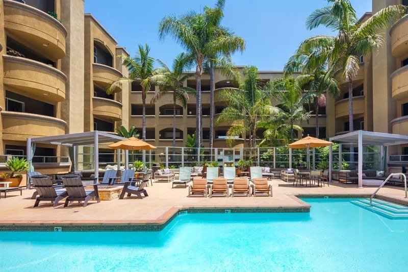 Spacious Furnished Bedroom with Private Bathroom in West Hollywood luxury apt complex! - Available Immediately
$2300 plus utilities
Looking for a cozy spot to call home? I have a spacious, fully furnished bedroom available in a modern, clean 2 bedroom apartment. The room features beautiful hardwood floors, a large closet, and your own bathroom.
Inside the room, you’ll find everything you need: a comfy bed, dresser, nightstands, and a lamp—just bring your suitcase!
The apartment is located in the Broadcast Center Apartments - Beautiful building located directly above Erewhon and next door to The Grove in West Hollywood.
Building amenities include a pool, gym, sauna, business center and more.
Immediate move in available lease ends on September 30th with option to renew. Open to renting out the room for a few weeks, month to month or longer. If interested, you can also take over the entire apartment.
If you have any questions or are interested, shoot me a message