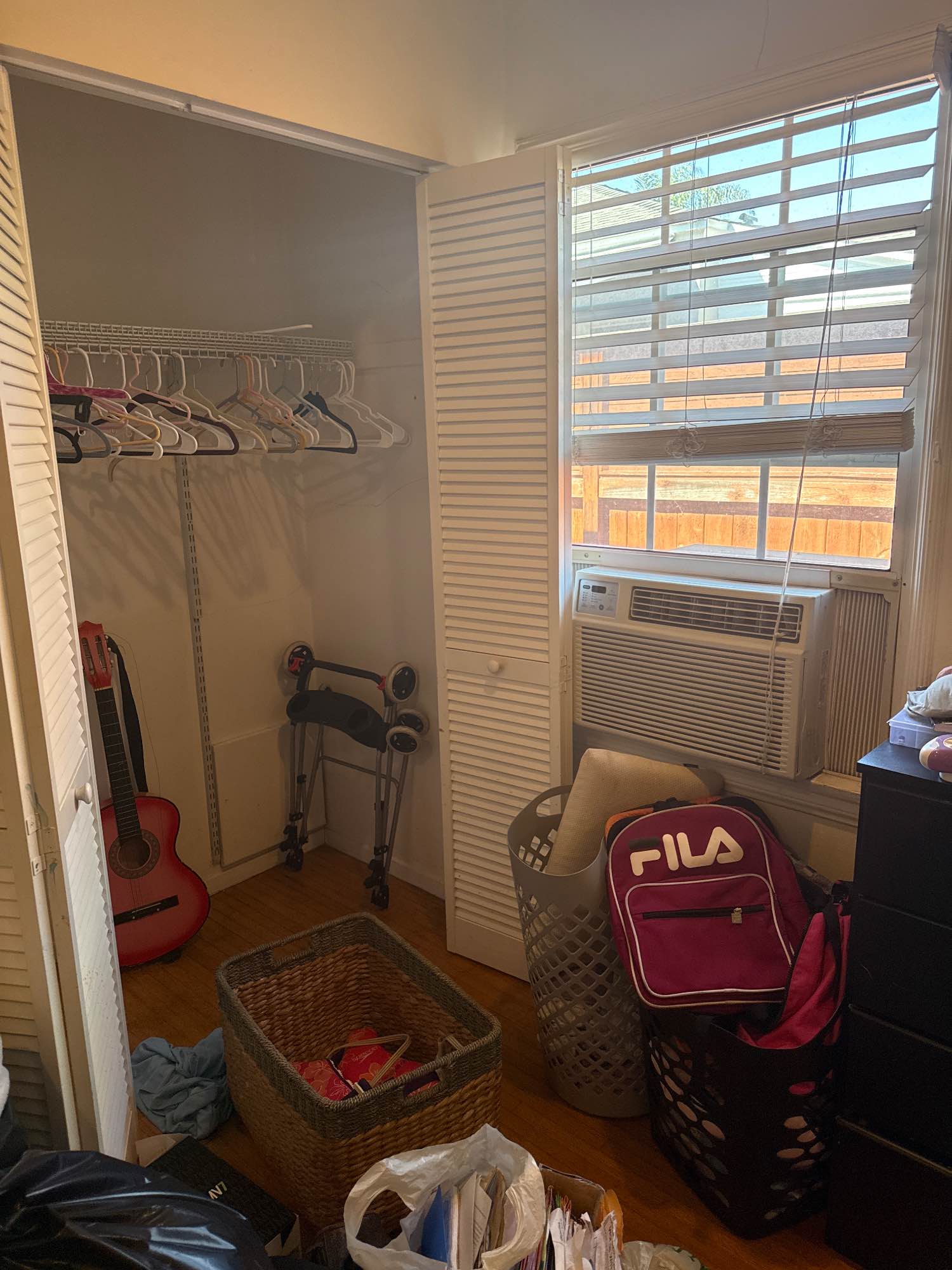 Looking to rent an extra room in my single family home in a Jewish neighborhood close to kosher restaurants, synagogues, and Kosher markets. Large room with shared bathroom and kitchen. Great area close to everything. I’m away on business at least one week every month.