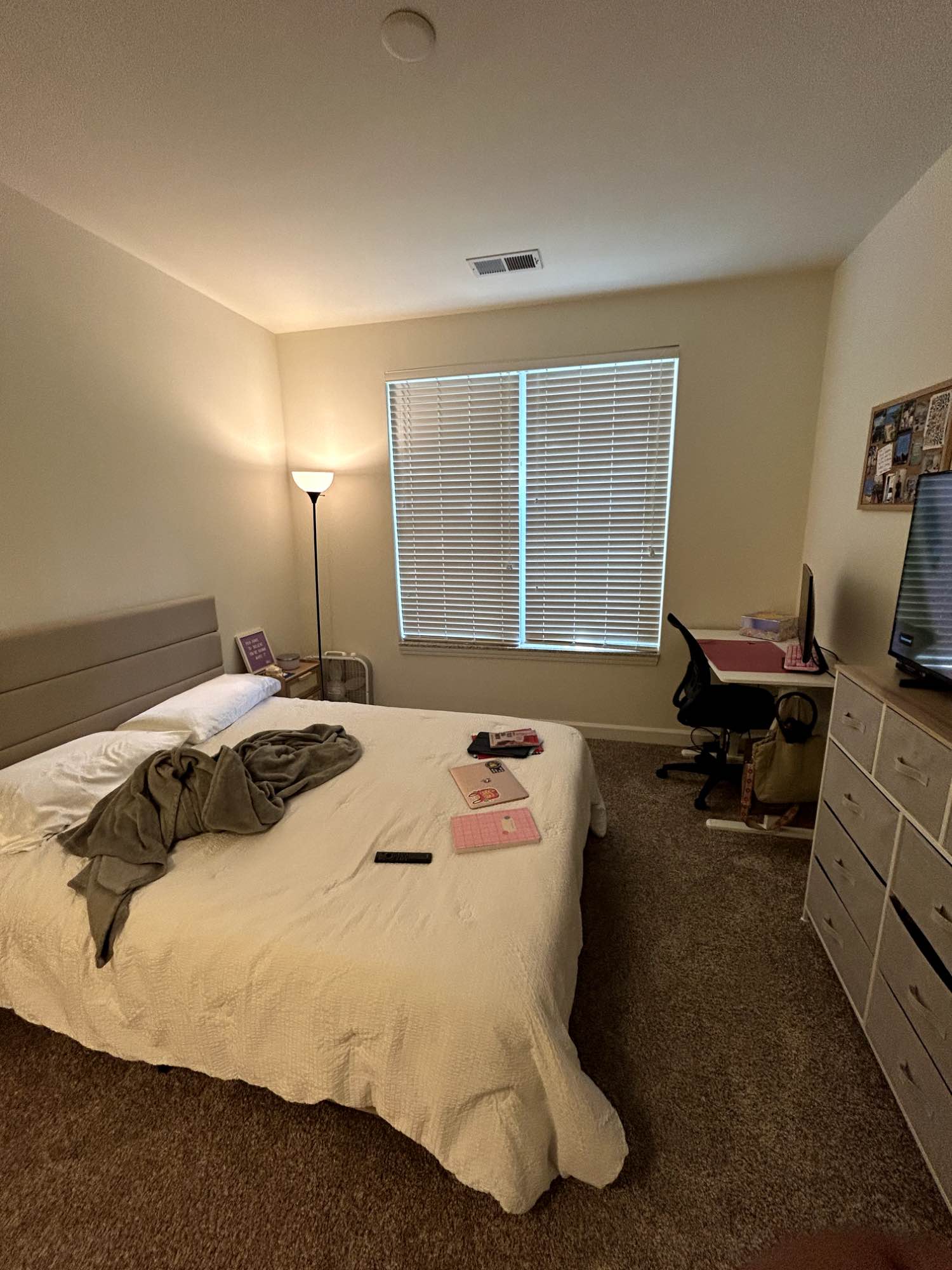 The apatment is very close to a shopping center, with a lot of stores, restaurants and things to do.