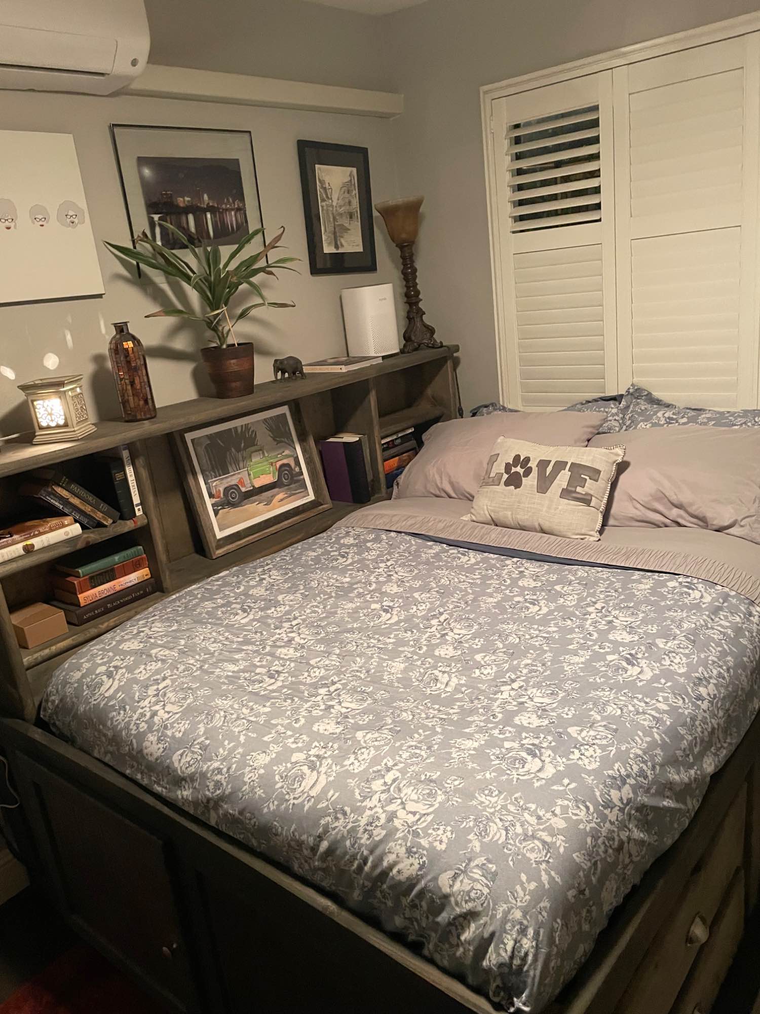 Fully furnished beautifully updated condo in the vibrant and safe neighborhood of Normal Heights. Adams street 2 blocks away where the well known Adams street festival is held annually, vintage shops, restaurants, nightlife, shopping, businesses and more all within walking distance! Conveniently located 2 blocks from the #10 and #11 bus line. Downtown and Airport 10-15 minutes. Snapdragon stadium 10 minutes! This rental is for one fully furnished bedroom which includes computer and work station, plenty of storage, built in dresser and spacious closet! Will have use of second full bathroom as your own, shared living, dining and kitchen. Small yard with beautiful landscaping and use of Trager smoker! Zoned air conditioning and heating for each room through “split-mini” hvac units. Owner has one small dog, and one additional animal can be considered with deposit and approval from owner. All utilities/wifi included with cost of rent!