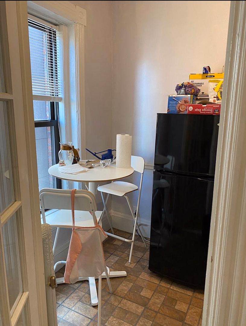 My name is Brianna i’m offering a private place contact me for more information about the place if you’re interested you can text me on Whatsapp +1(458) 877-0519