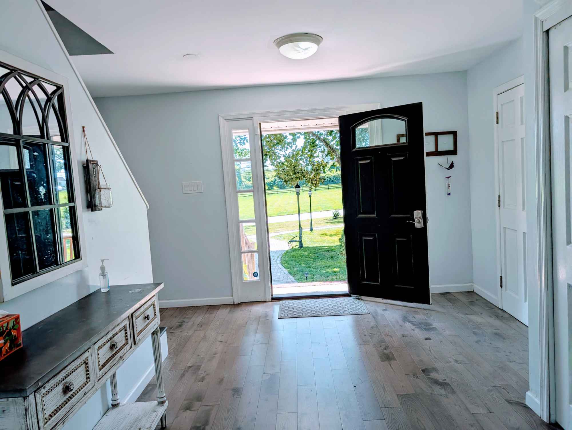 Welcome to this spacious 5,000 sq ft home on 1 acre land. Room available on the 2nd floor for rent. Can be furnished or emptied.
1st floor features foyer, living room, dinning room, kitchen; stepping out to patio are common areas. Lower level has a finished basement. Parking on driveway and could fit at least 4 vehicles.