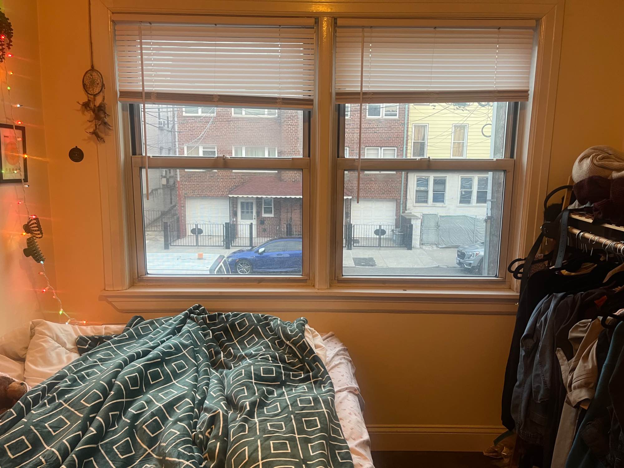 Looking for a new place to call home? I’ve got a sunny spot for you in our spacious 3-bedroom, 2-bathroom apartment located in the heart of Astoria! 🌟

✨ Features:

Flooded with natural sunlight ☀️
Central AC & heat for year-round comfort
Walking distance to tons of local bars and restaurants 🍴
Conveniently close to M/R/N/W subway lines 🚇
🚗 Need parking? The landlord offers driveway rental options!

If you’re searching for a vibrant neighborhood and a cozy, comfortable living space, this is it. Don’t miss out—contact me today! 📩