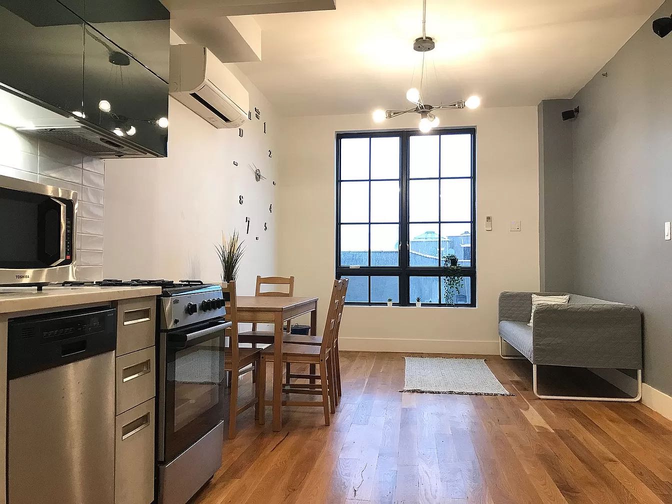 Room rental in Crown Heights, Brooklyn - entire Room
