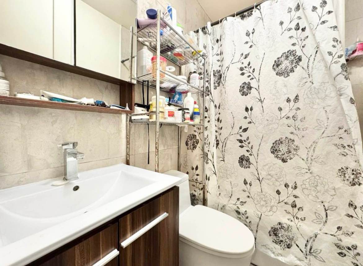 Room rental in Upper West Side, Manhattan - entire Room