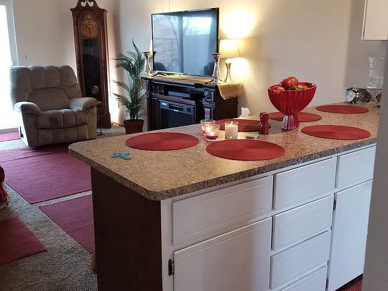 A clean and spacious studio is available in a beautiful and safe residential area, conveniently located close to everything you need. The studio features:
• Private Amenities: A private bathroom, kitchen, and dedicated workspace.
• Modern Finishes: Recently renovated with high-end finishes and ample closet space throughout.
If you’re interested or would like more information, please feel free to email me at Jimmybryant741@gmail.com or text me through my phone number +1 515-6193-582