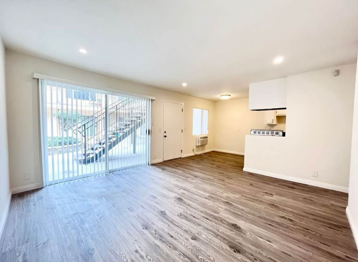 It will be love at first sight with this beautifully remodeled upper one bedroom apartment, in the heart of beautiful winnetka. Close to shopping and public transportation on saticoy street and winnnetka Avenue, yet nestled on a quite residential block, this is the perfect west valley location. 

Featuring ceramic tile, granite countertops, central heat,an air conditioning unit and designer paint this will not last !

This apartment won’t wait !! 
PLEASE NOTE - pictures in this ad are a  representation of a typical apartment in this building and may or may not fully resemble the vacant unit being advertised. If you’re interested kindly email me robin.antiago@outlook.com