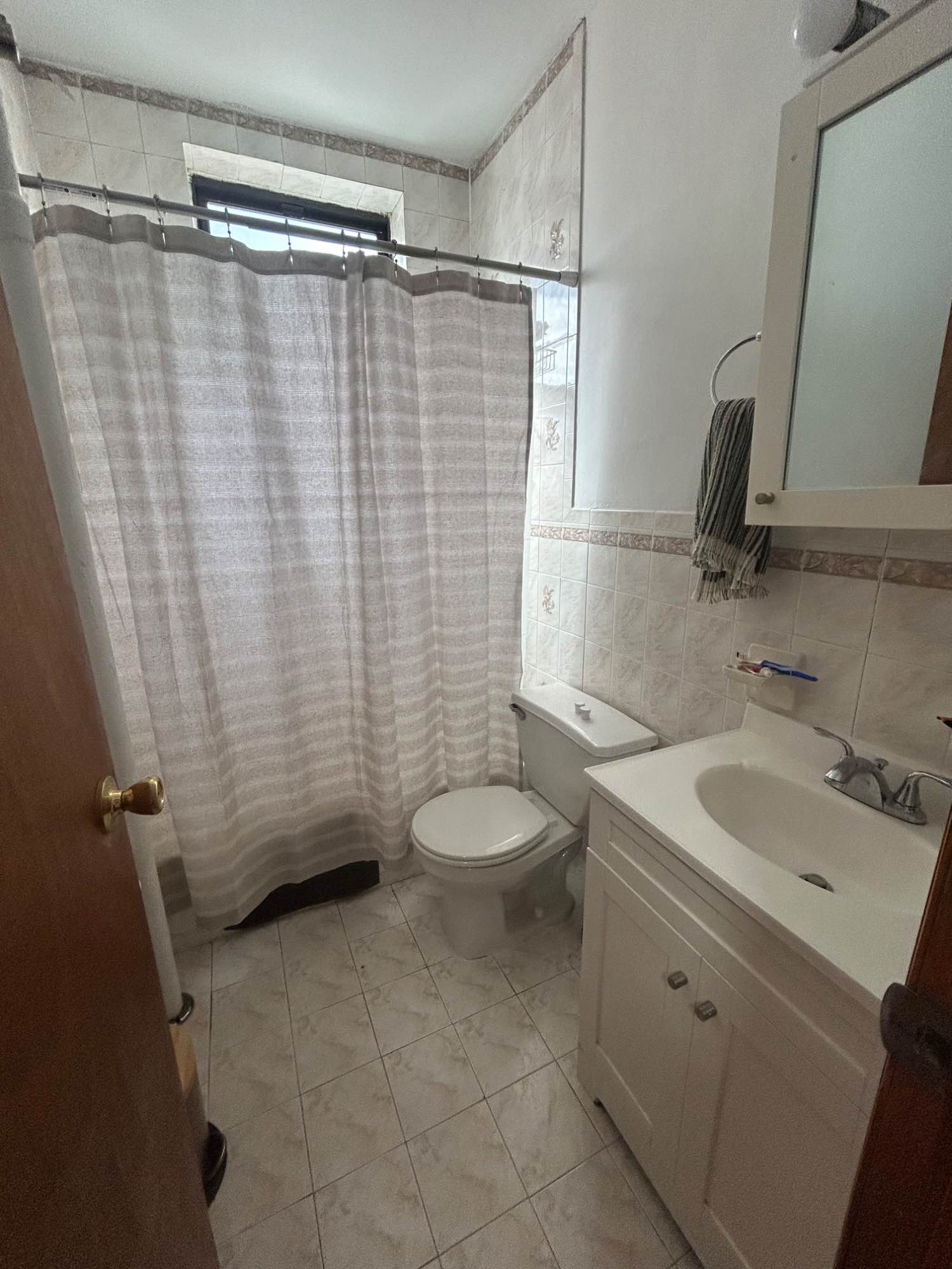 I recently signed a lease for a 2 bedroom apartment in Hells Kitchen and I'm looking for a roommate!
It's railroad style so each room leads into the next, because of this Im hoping to find someone who's a good match to share a living space with. A little about me - I'm 23 years old, commute to midtown Monday - Thursday with WFH Fridays, and in my spare time I enjoy reading, spending time with friends, cooking, writing poetry, and listening to music (current favorite song is Boyhood by The Japanese House).
Your half of the rent would be $1700, DM me if you're interested and would love to set up a call + send you the apartment details
Favorite aspects of the apartment: natural light, new stove, combo washer-dryer, and the location is great if you're looking to live in Manhattan without paying a fortune (pictures show available room + closet, shared living room, shared kitchen, and shared bathroom )