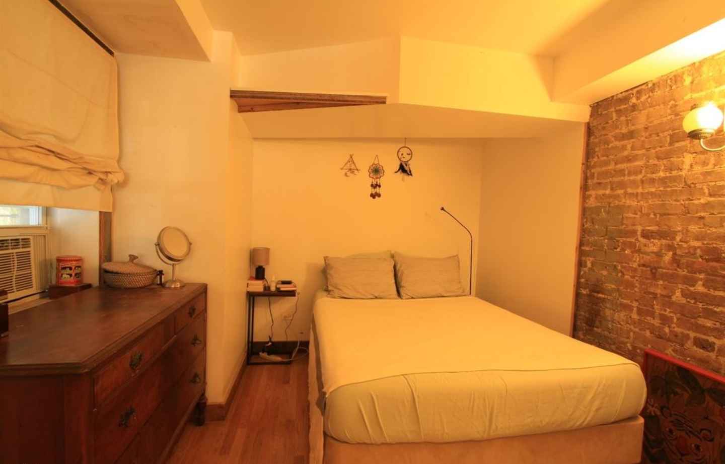 I'm offering a private studio it is fully furnished and all utilities included, Contact me if interested.
What'sapp cell phon(724) 713-3690,jellybean0907@outlook.com