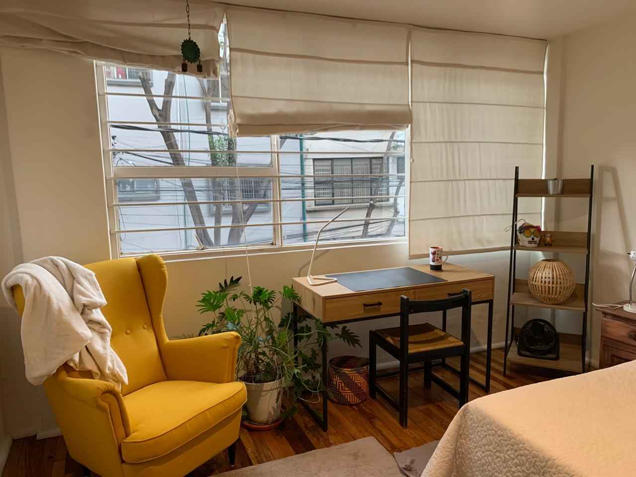 ¡Hola! Mi perrita (talla mini) y yo estamos buscando a nuestra próxima-o compañera/o de depa. Somos tranquilas, amigables y muy ordenadas. El depto se encuentra en planta baja en la Narvarte, cerca de Roma Sur, Del Valle, Condesa, Nápoles y Escandón. A pocos pasos de un gimnasio, supermercado, plaza comercial y tianguis dominical. Excelente conexión con transporte: metrobús (Obrero Mundial, Amores) y cerca del metro Etiopía, Chilpancingo y Centro Médico.

La habitación es amplia, con piso de madera y una gran ventana que deja entrar luz natural. Está completamente amueblada: cama, buró, librero, escritorio con silla, sillón, tocador, ventilador, ganchos y ropa de cama. Buen tamaño de closet.

Áreas comunes y extras: Cocina equipada, sala acogedora y comedor. También tenemos un lindo patio con muchas plantas, compostero y espero pronto poner un huerto.

Servicios incluidos: internet de alta velocidad, gas, agua y limpieza semanal. Dos sistemas de purificación de agua con filtros UV y mineralizantes, también podemos proporcionarte una regadera con filtro con un pequeño costo extra. Tenemos área de lavado con una lavadora duo muy amplia y lavadero.

Un poco sobre mí: soy profesora de idiomas en universidad, me encanta pasear con mi perrita, el senderismo, yoga, el cine y la lectura. Valoro un hogar tranquilo, cuidado y con buen ambiente.

Buscamos a una mujer u hombre amante de los perros, tranquilo y organizado que busque un ambiente de casa relajado. Estancia mínima: 6 meses. No fumadora, y de preferencia sin mascotas, ya que mi perri es súper celosa, no hay problema con las visitas ocasionales.

Detalles
Renta: $11,000 MXN/mes (todo incluido)
Depósito: $11,000 MXN + copia de identificación

Disponible desde el 1 de septiembre.

Hello! My mini-size pup and I are looking for our next roommate. We’re calm, friendly, and very tidy. The apartment is on the ground floor in Narvarte, near Roma Sur, Del Valle, Condesa, Nápoles, and Escandón. Just steps away from a gym, supermarket, shopping plaza, and a Sunday street market. Excellent transport connections: Metrobus (Obrero Mundial, Amores) and close to metro stations Etiopía, Chilpancingo, and Centro Médico.

The room is spacious, with wooden floors and a large window that lets in natural light. It’s fully furnished: bed, nightstand, bookshelf, desk with chair, armchair, vanity, fan, hangers, and bedding. Huge closet! 

Common areas & extras: Fully equipped kitchen, cozy living room, and dining area. We also have a lovely patio with lots of plants, a compost bin, and I’m planning to set up a small garden soon.

Utilities included: high-speed internet, gas, water, and weekly cleaning service. Two water purification systems with UV and mineralizing filters. I can also provide you with a shower head filter for a small additional fee. There's a laundry area with a spacious duo washer and utility sink.

A bit about me: I’m a university language instructor who loves walking with my pup, hiking, yoga, cinema, and reading. I value a peaceful, well-cared-for home with a good vibe.

We’re looking for a woman or man who’s a dog lover, calm, and organized, seeking a relaxed home environment. Minimum stay: 6 months. Non-smoker, and preferably no pets, as my pup is very jealous — occasional visits are totally fine.

Details
Rent: MXN $11,000/month (all utilities included)
Deposit: MXN $11,000 + copy of ID

Available from September 1st