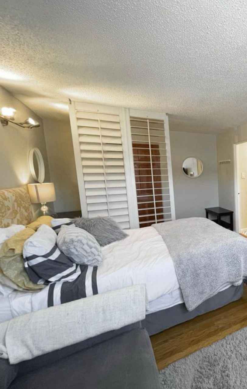 
This private studio offers an ideal blend of comfort and privacy. It comes with its own bath, modern kitchen, and private closet, ensuring no shared spaces with other tenants. This spacious, fully furnished studio can also be arranged unfurnished if you prefer. High-speed WiFi and an in-unit washer/dryer are included, and there is convenient parking available. The lease is month-to-month, though other lease terms can be considered. Pets are welcome, provided they’re well-trained.