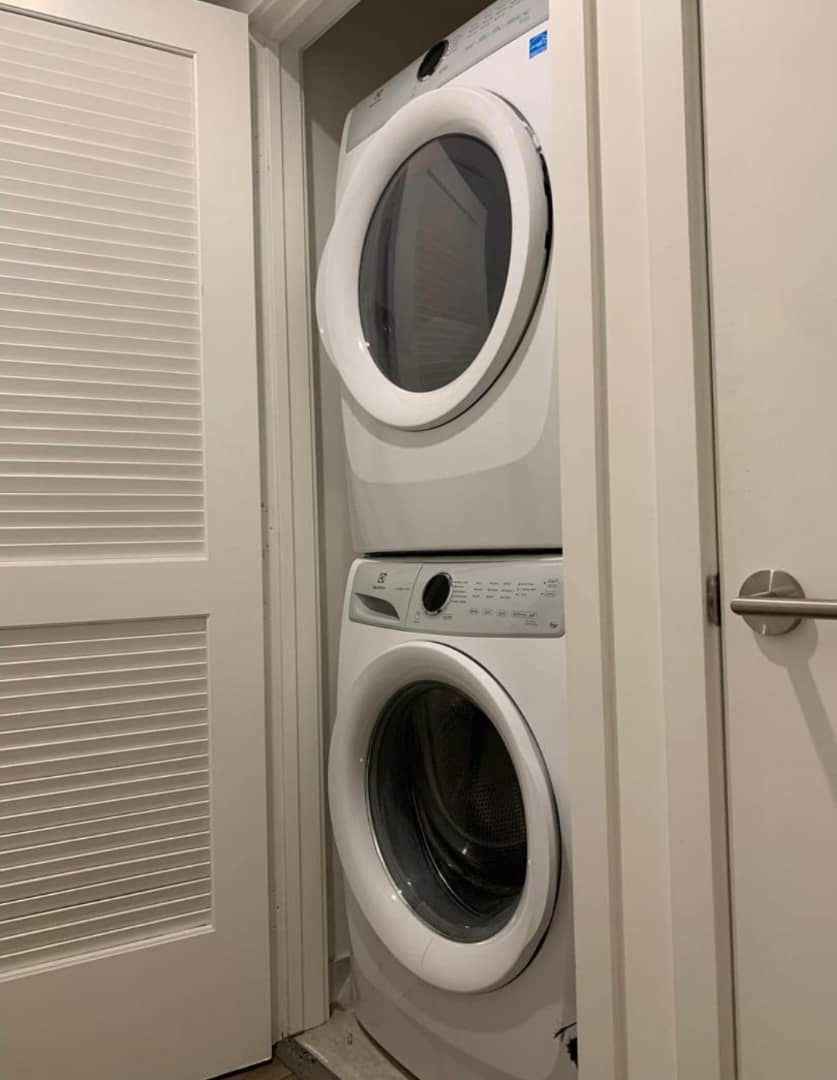 This is a private Studio, with private (back) entrance, and you'll easily make your way around the neighborhood on foot, bicycle, or using a car. 
Furnished with everything in the picture, Negotiable if furniture is not needed, rent can be reduced instead. There are also plenty rideshare options to take advantage of.  Flexible leasing options... month to month, 6 months, or year. 
Fully stocked Kitchen (stove, refrigerator, microwave).
-Laundry room (Private)
-Comfortable accommodations including brand new memory foam Leesa mattress, west elm couch, 40'' TV (netflix, amazon and hulu)
-This is an apartment that is located on the backside of the house, it is attached. It's a separate space and with a separate yard. So you have nothing to share.
-Private driveway for your car.
-Large outdoor dining table, perfect for eating outside on a nice night or having your morning coffee beneath our pecan tree.
-Community driven neighborhood, safe and walkable. 
-Washer/Dryer Included in unit.