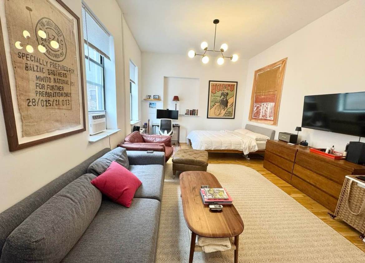 Spacious 1 Bed In Excellent Condition and Great Price
Apartment Features:
- Large Bedroom fits a Queen Bed and Furniture
- Living Room and Open Concept Kitchen
- Hardwood Flooring
- Pristine Bathroom
Building & Neighborhood Features:
- Well Maintained Building
- Key Fob Entry
- 2 Supers including Live-in Super
- Pets Allowed on Case by Case Basis
- Conveniently Near the A, C, B, D & 1 Trains
- Near Hudson River Greenway, State Park and City College
- Loads of Great Restaurants and Shops a block away on Broadway
Email: bestriceshallman@hotmail.com