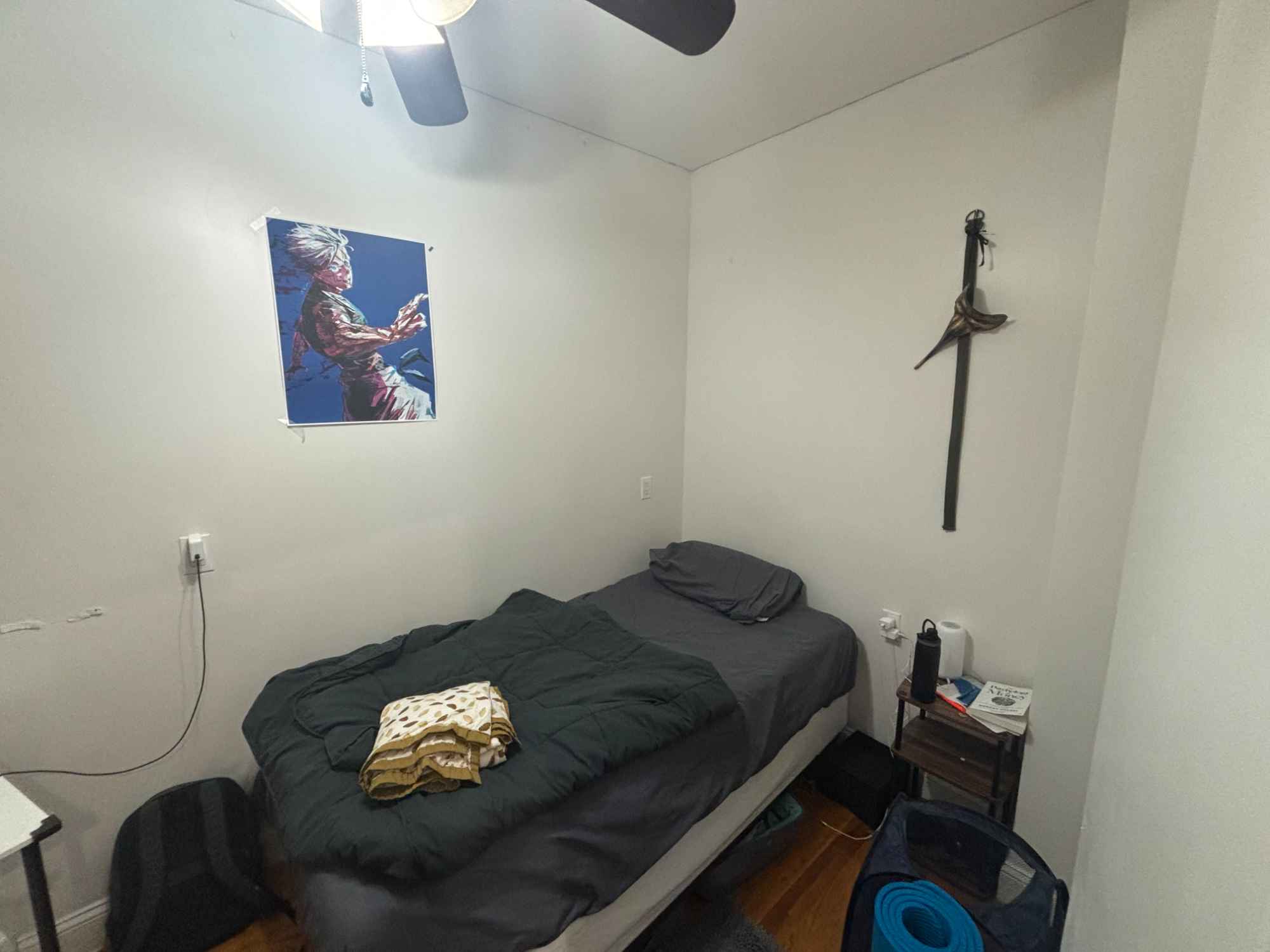 Hi! Here are the details of the property:
Room – 106th Street (also open to lease transfer)
We have one bedroom available in a 4Bed/2Bath apartment on Amsterdam & 106th Street
Dates : 1st January 2026 - 05th August 2026(flexible)
Location : Intersection of Amsterdam and 106th Street (close to and equidistant from Riverside Park and Central Park 🏞️)
Rent : USD 1250/month (ex utilities)
📍 Location Perks:
• Grocery stores & restaurants right around the corner
• 5-minute walk to 103rd Subway Station
• Bus lines M11, M4, M60, and more across the street
• Diligent apartment attendant available on request
• Easy access to Whole Foods, Trader Joe’s, Target, Sephora, Burlington (all within 10–15 mins walking)
• Many Columbia students live in the same building
✨ Apartment Features:
• Fully furnished room – Bed, AC, study table + chair, closet and heater
• In-unit dishwasher
• Fully equipped kitchen – includes oven, microwave, fridge, stove, toaster, and basic utensils
• Fully set up living room – sofa, dining table, center table, and more
• on-site laundry