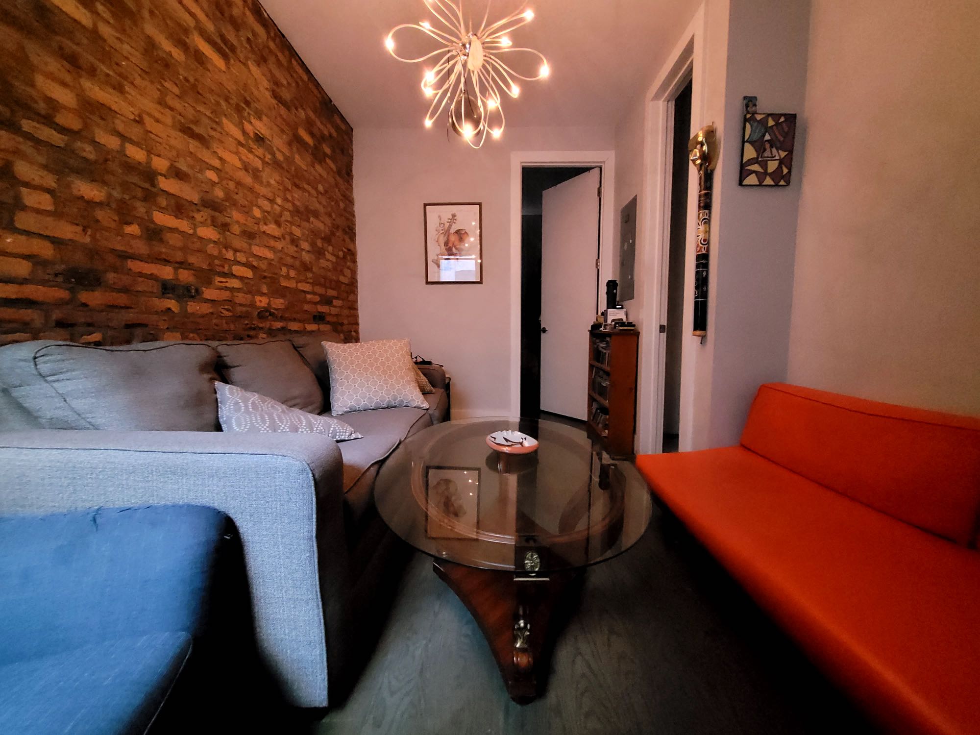 Currently looking for a roommate for a shared 4-bedroom with me in Ridgewood, Queens
ONLY clean and respectful people, who doesn't bring the party home. Must be okay with a cleaning schedule. Unit will come furnished - bedroom will NOT.
There are three other roommates, two women and one man. Their profiles:
Guy (me) - front of unit room, has own half bath just off the living room. Doesn't mind if people use when they need to!
Girl 1 - Works at Amtrak on the train - usually on the road. VERY clean. Insists on everyone being as clean as her!
Girl 2- Works at a bookstore full time, usually 4 or 5 days a week.
We're all in our 30s, and very much over party life. Two of us are completely sober. I'm usually in the living room til about 11 or midnight sometimes, but nobody is playing loud music, staying up all hours, etc... That is NOT our house!
There is a laundry room available and a rooftop.
M train is 2 blocks away, L train is a 10-15min walk, near grocery stores, restaurants and more.
No pets, LGBTQIA friendly and, utilities not included. Utilities divided, usually $100, sometimes a little higher depending on the season.
Must have good credit and income to qualify - you will need to pass through a credit and income check through management.
I AM ONE OF THE TENANTS IN THE APARTMENT BUILDING, LOOKING FOR A ROOMMATE TO SHARE THE PLACE. PLEASE READ THE AD.
Include your job, lifestyle, credit and income in your inquiry so I know that you have read this!!!