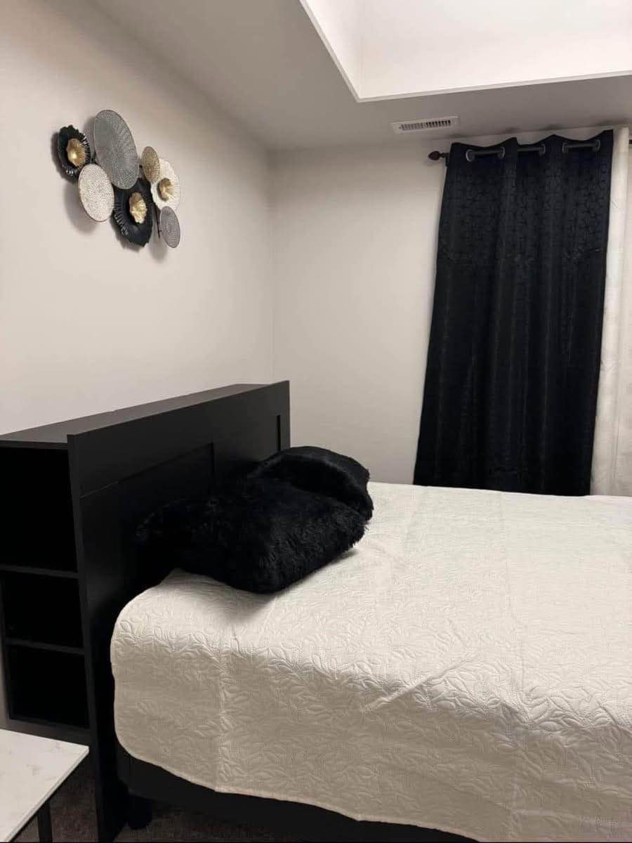 I’m offering a private one bedroom apartment in 372 Bainbridge St Brooklyn, NY  11233 kindly dm me with your cellphone number so that i can give u more information about the place or text me on +1 (848) 999-4594 ‬ thanks 😊 