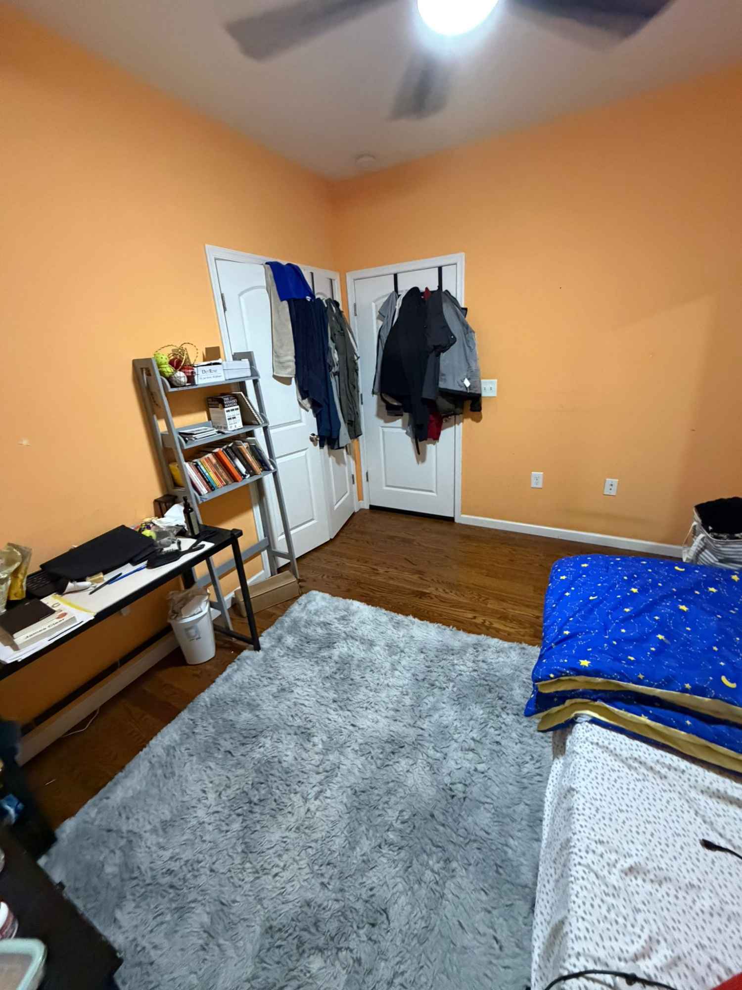 Accommodation available until April 2026 (can extend the lease if required)
Move in Date - 12/01/2025.
( Can accommodate immediately if required)


Private Room Available in 3bhk 2bath apartment.
Address: 151 Terrace Ave, Jersey City.
Rent - $1000+Utilities
Deposit - 1 month
Parking Spot Available for extra charges.
Central A/C, In house Laundry, Dishwasher.
3 minutes walk to bus stop on JFK Blvd


Please DM +1 551-328-9658 for more Details!
