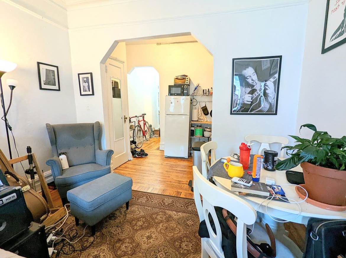 Prime location just steps from Times Square and Broadway lights. Perfect for those seeking the energy of Midtown Manhattan right at your doorstep. Easy access to restaurants, theaters, subways and all the excitement of NYC living.