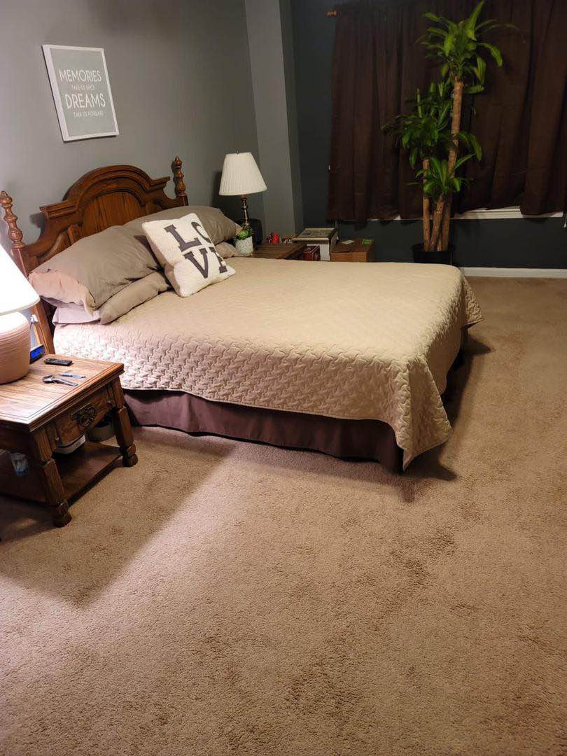 I’m offering a private one bedroom apartment in 64 W 3rd St, New York, NY 10012 utilities are included in the apartment kindly dm me on‬ +1 (848) 999-4594 thanks ☺️ 