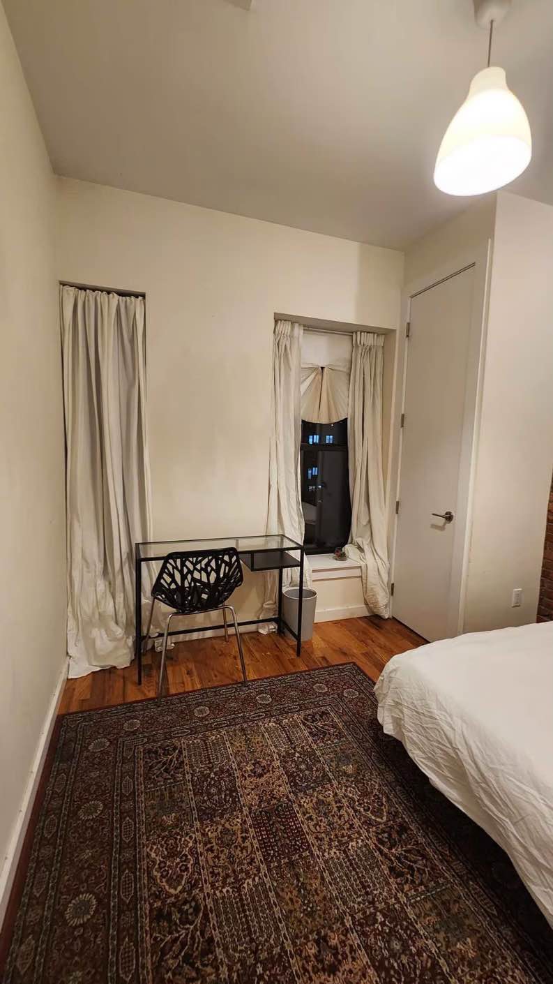 The apartment is a modern living in a prime location that blends convenience with character. Featuring floors decorated with expansive amenities, including a stunning rooftop terrace, the community offers residents unparalleled views through its floor-to-ceiling glass windows. Designed with intention, each residence reflects the architecture's commitment to classic design, high-end finishes, and abundant natural light. With a variety of layouts and sizes, Willoughby enhances both comfort and style, providing a vibrant and sophisticated living experience in one of Brooklyn's most exciting neighborhoods.
For more details kindly contact Josephbakernice at gmail for more information and schedule a tour..