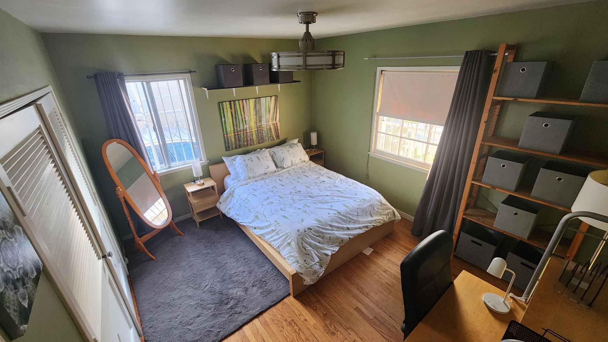 The house we live in has 3 bedrooms, 1.5 baths, and the common areas (living/dining room) are fully furnished. We have a well-appointed kitchen and a dining room with table that adjusts to seat up to 10. I love to cook. The house has hardwood floors in great condition, laundry onsite, super-fast Internet, and is within walking distance of Whole Foods Market and a 20-minute walk from the beach. Two distinct back yard areas with succulent garden and patio seating. There is one bedroom available in the front of the house with a large closet along one wall, refinished hardwood floors, and lots of natural light. The dimensions are roughly 10.5' x 12'. There's also storage space in the garage and behind it, two separate outdoor areas, and parking for 2 cars in the driveway with more free parking on the street. I have an indoor/outdoor cat who is very friendly. No other pets, please.