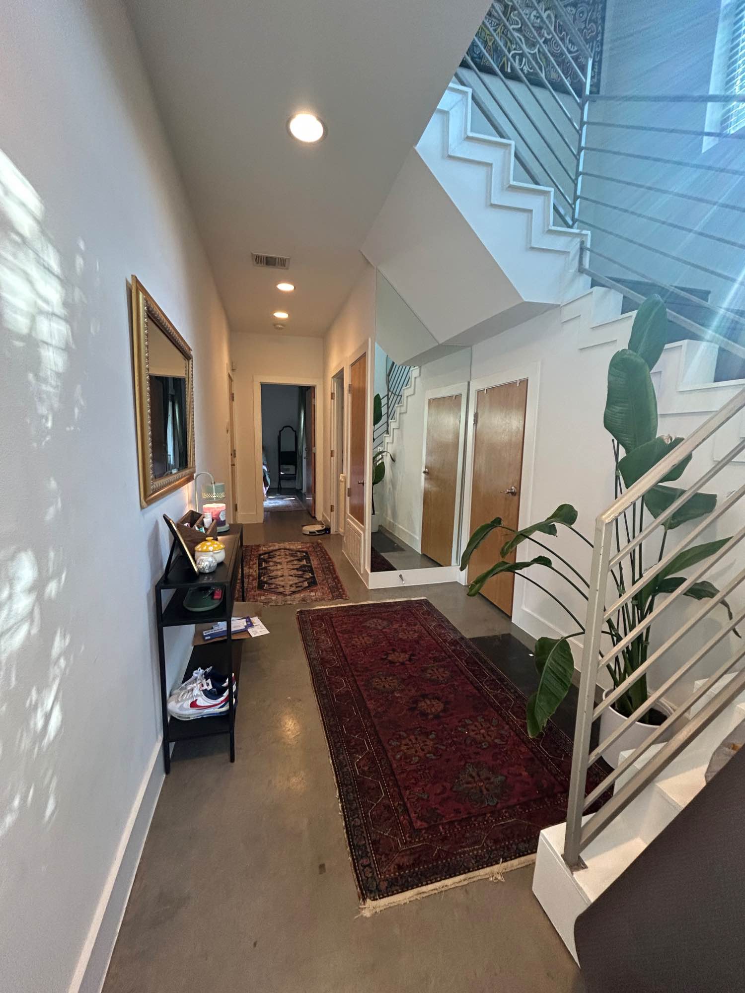 ISO a new roommate to take over my roommates lease in my East Austin townhouse ASAP (roomate accepted new job in another city that starts early September). Rent is $1,500pp + utilities. This would be for the primary bedroom on second floor (br in pics). Preferably a female in their late 20s/ early 30s who enjoys keeping a tidy and clean living space, is career focused, and enjoys a balanced lifestyle. I am a teacher so I’m out of the house 6:30 AM- 4:30 PM Monday- Friday. I have a senior dog, Bentley. He loves to sleep all day, sun bathe in our fenced in backyard, and eat treats. Open to other animals on a case by case basis. 