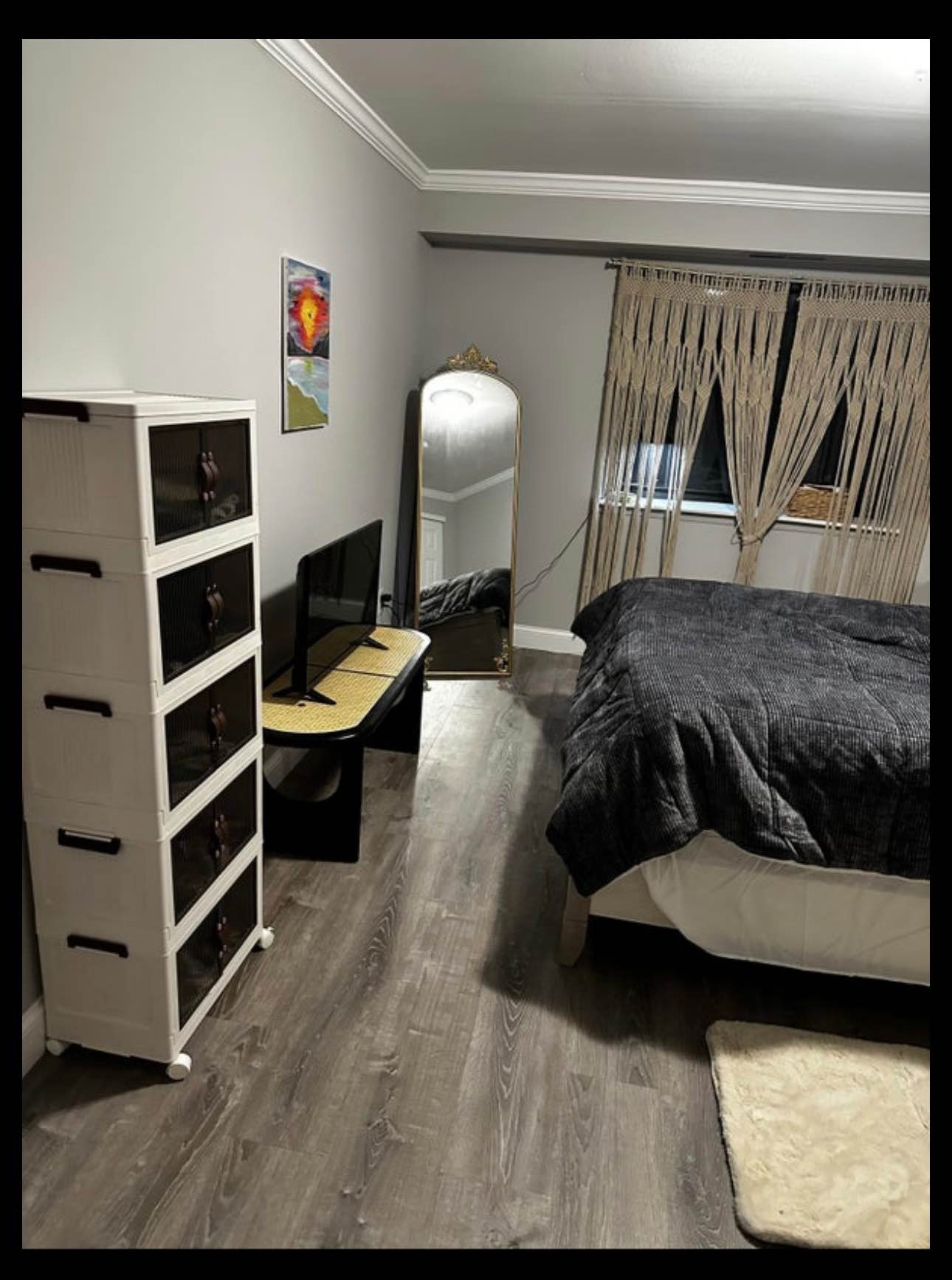 🏡 Private Room for Rent – Fully Furnished & Convenient Location
A fully furnished private room is available in a quiet, well-maintained apartment. The room features spacious wall shelves and offers a comfortable, private living space ideal for two ladies.
Shared areas include a clean kitchen, dining area, bathroom, and patio. I’m a single occupant who values a peaceful and tidy home, and I’m looking for students or professionals who appreciate the same.
Property Highlights:
• Fully furnished private room with wall shelves
• Shared access to kitchen, dining, bathroom, and patio
• Quiet, clean, and well-maintained environment
• Free parking available in front of the apartment
• Suitable for students and working professionals
Excellent Location:
• Aldi, South Shore Mall, ShopRite, Stop & Shop, Best Buy, Dollar Store, Dunkin’, Starbucks, and various restaurants and fine dining all within 1–3 miles
• Southern State Parkway – just a 3-minute drive
• Safe, quiet neighborhood with easy access to amenities and public transportation
If you’re looking for a comfortable, private, and conveniently located home, this is a great fit.