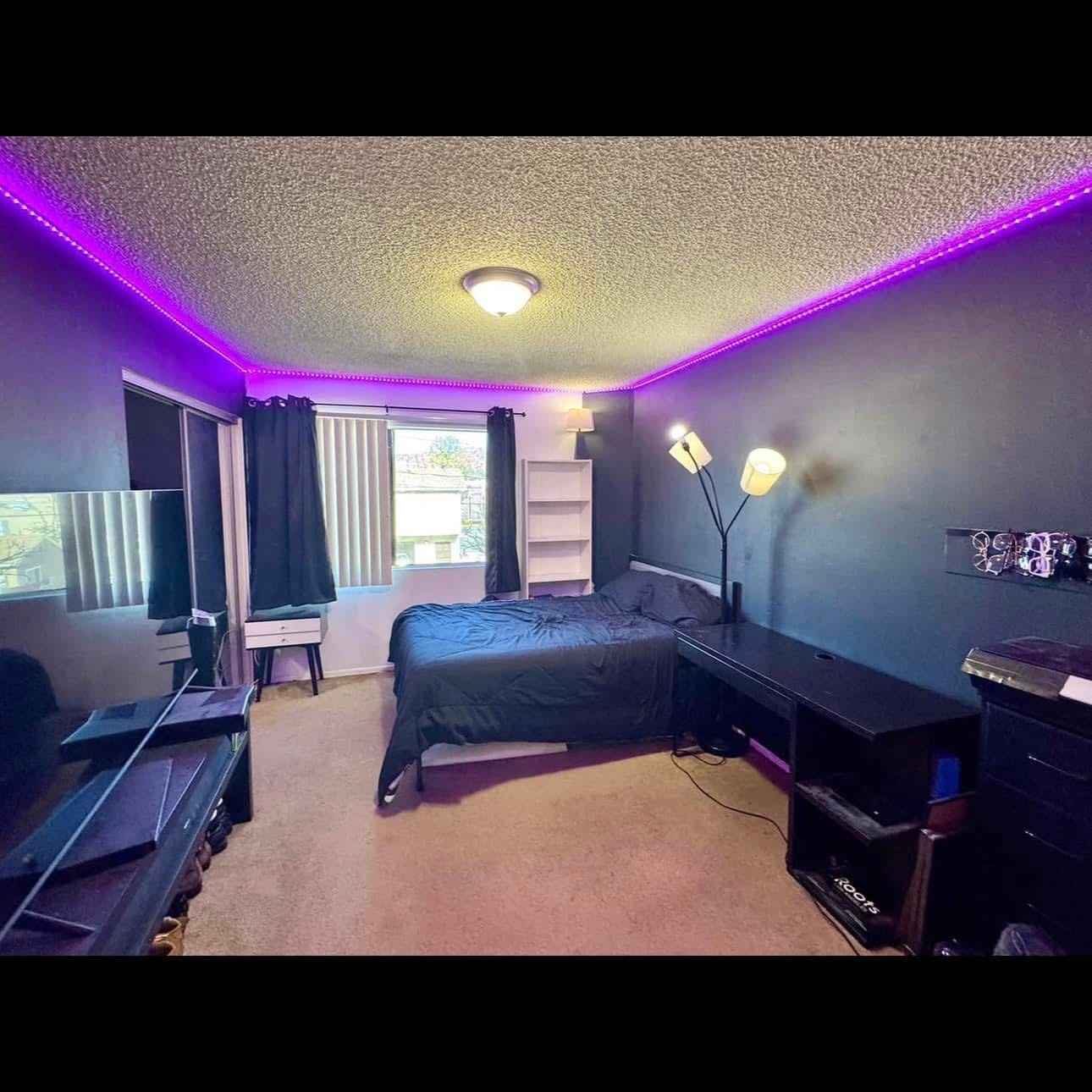 Hello! Room for rent in Burbank on N Fairview, near Bob Hope Airport (but genuinely pretty quiet!)

$1200/mo room is 10ft x 14ft, unfurnished, and has two closets, one full-size and one smaller linen type closet

Central Air / Heating
Dishwasher
garage parking - assigned spot
Gas stove/oven
complex-shared washer/dryer in garage

a great neighborhood and great apartment, i've lived here for eight years now and I love it.

About me: 35, male, actor/comedian with a full time desk job in Pasadena. Generally pretty clean and chill. I often just keep to my room, except when I host a weekly d&d night with some friends, but otherwise pretty quiet.