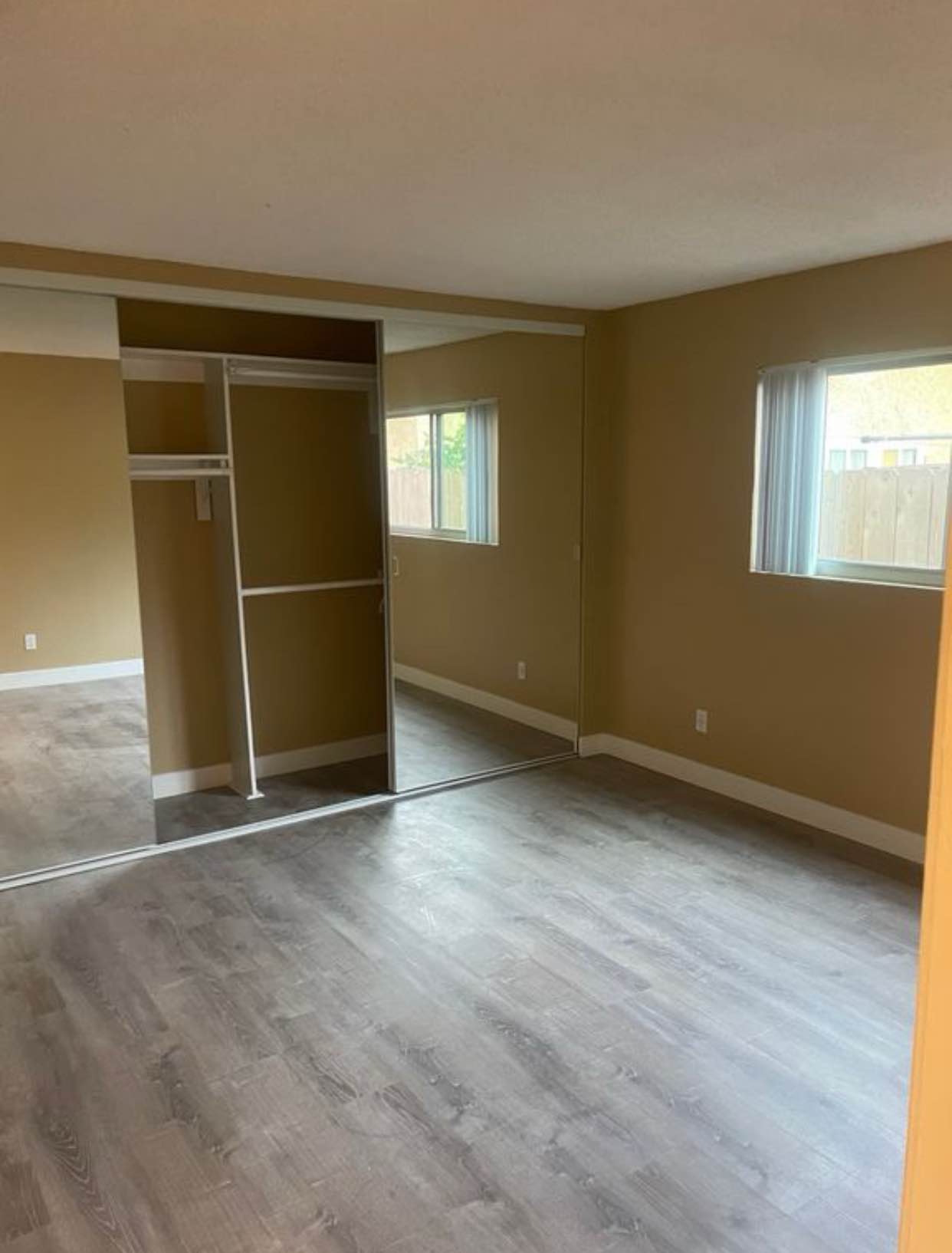 Just minutes away from the bustling center of north park and within walking distance of many bars and restaurants this melrose place styled community offers
-18 one bed/one bath apartments
-8 two bedrooms/1.5 bath apartments
-laundry on site
-pool
-courtyard picnic areas
-parking
The apartment complex provides key pad access making it safe and comfortable for all. If you’re interested kindly email me graciieallen@outlook.com