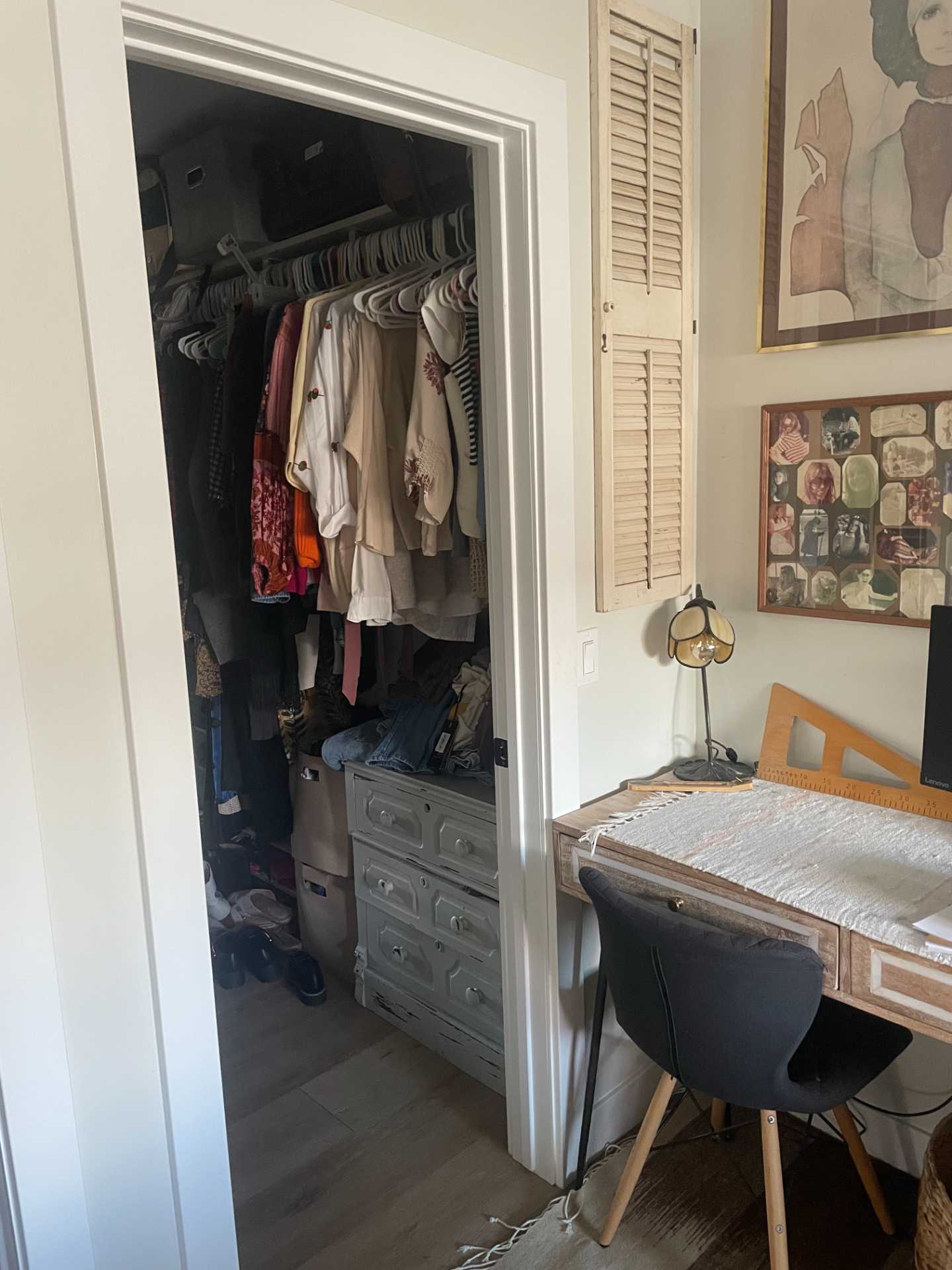 Hello! 

1 room is available in a 2nd story 2bed 2 bath. You’d have the primary bedroom with a walk in closet and spacious bath. 

We have laundry in unit, 1 tandem parking space, and live on the second floor with walking distance to adams Ave and a quick drive to north park or a 20 min walk. 

About me - late 20s, business professional working from home. Prefer a roommate who works OUTSIDE of the house as apartment isn’t suitable for 2 people to be working from home all day. 

I’m very tidy despite having 2 cats and would ask that you clean up after yourself in common areas as well. 

I’m respectful of your space and privacy and keep a low profile. When not working, I enjoy being with my friends outside of the house, going to the gym, and I occasionally do Rover pet sitting. 

Please no couples and please no pets - I’m sorry! My cats are very friendly and will love to spend time with you, so if that is not your thing then this will not be a good fit. 

Drinking and 4/20 okay in moderation. 