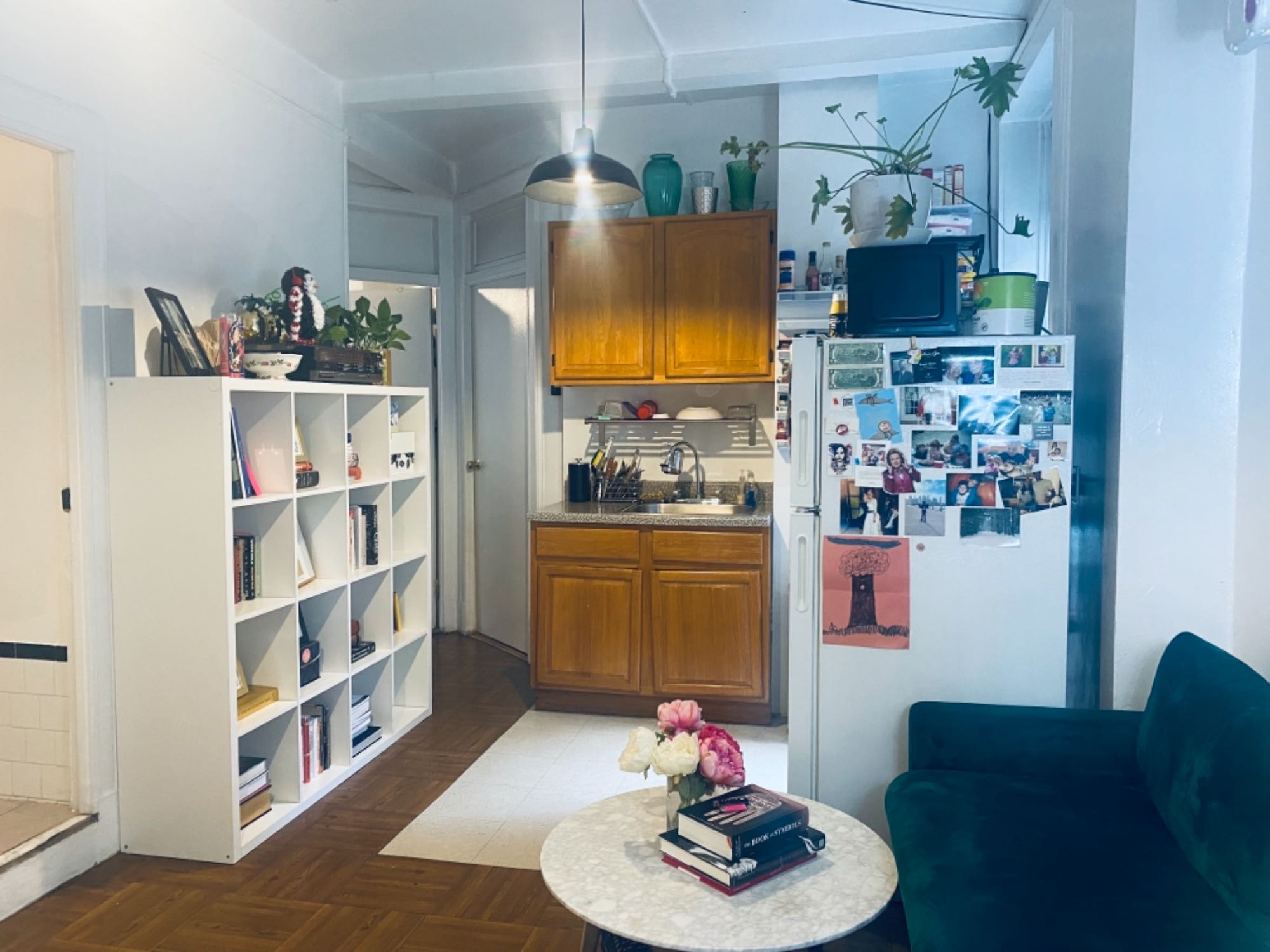 Furnished room (Queen bed) available in cute 3br apartment on great block in the heart of Greenwich Village. Close to all major trains, shops, SoHo, West Village, Washington Square Park, etc. Card-Operated Laundry in building on first floor.