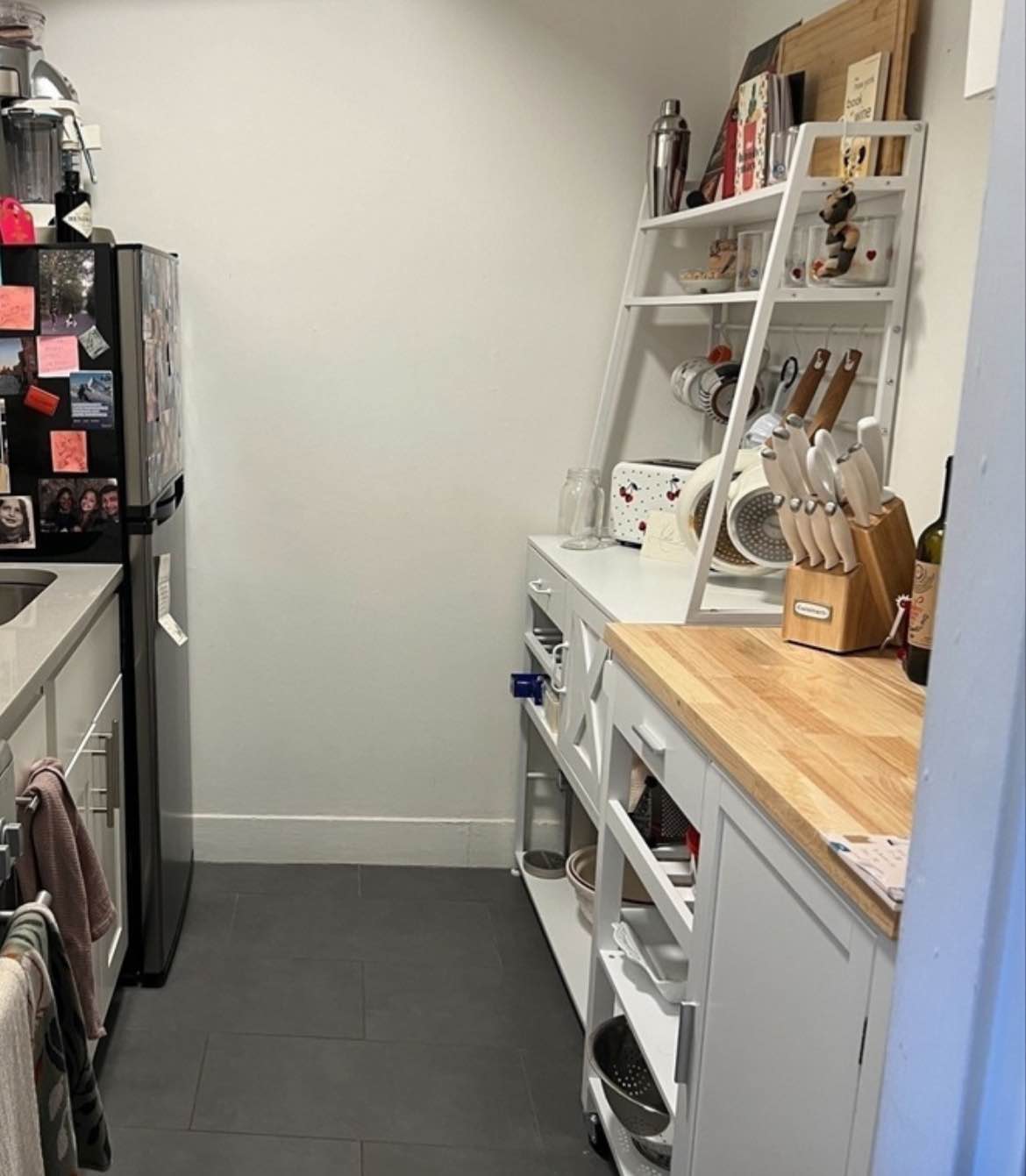 Write a short message about a one bedroom apartment for rent. Interested people should contact chriskoppel11@gmail.com.