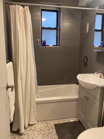 This huge apartment had hardwood floors all throughout, newly renovated, new bathroom fixtures, huge closets and storage, furnished kitchen, five minutes walk to two train stations, Prospect Park, grocery stores and shopping. New laundry machines in laundry room, great people and great space. Kitchen has microwave and air fryer, storage space.