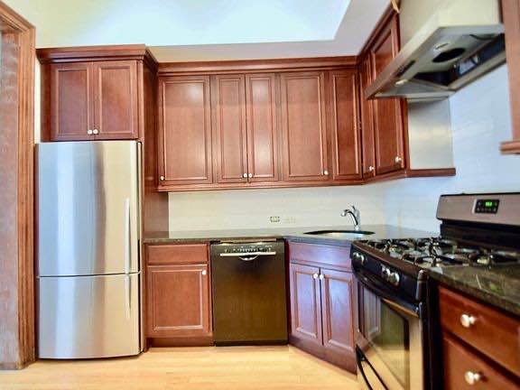 Kindly text owner on (623)-221-0512 for quick response and more information about the property.