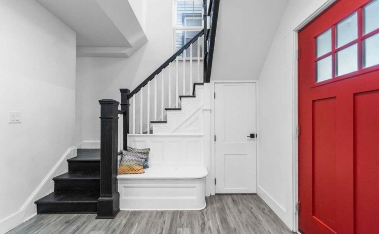 Amazing house in East Orange, NJ.

30 min away from Penn station, close to highways, close to Montclair and surrounding neighborhoods.

This is an attic in a 4 story home, I have 2 bedrooms available, looking for two roommates for a large spacious attic. Roommates would share the bathroom.

Furnished, washer dryer, parking included

I have a small dog and cat.