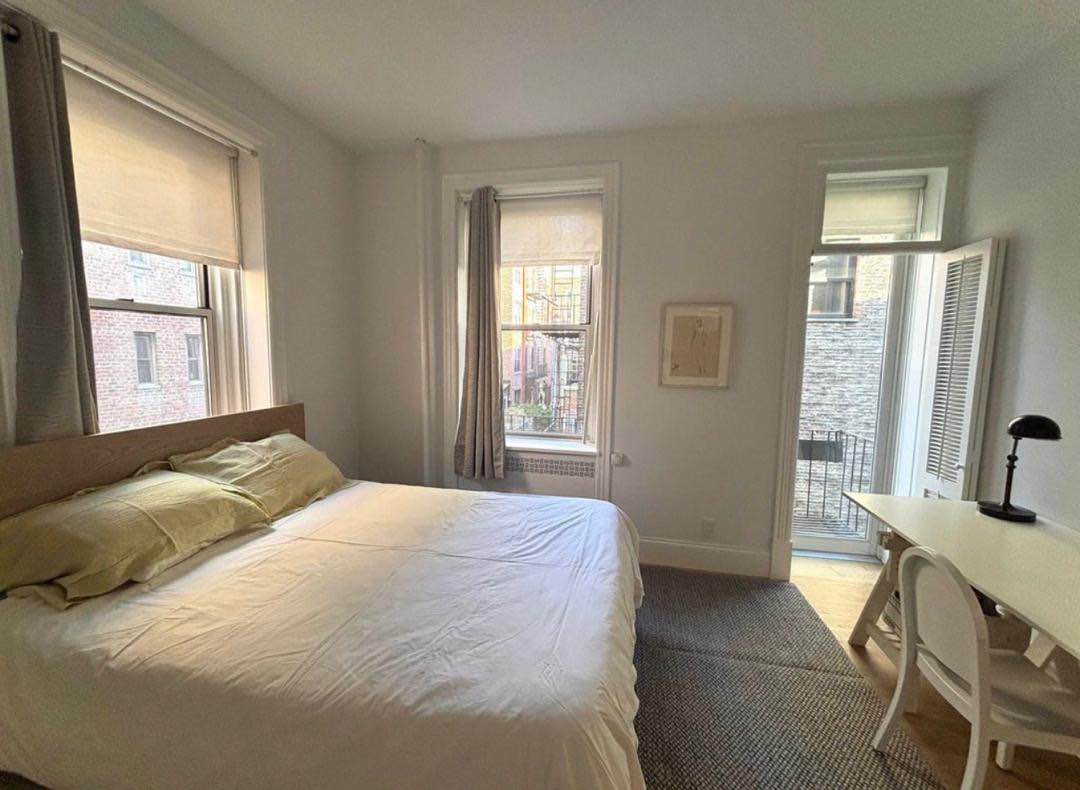 Room rental in 22-11 Steinway St apt 3, Astoria, NY 11105, USA - entire Room