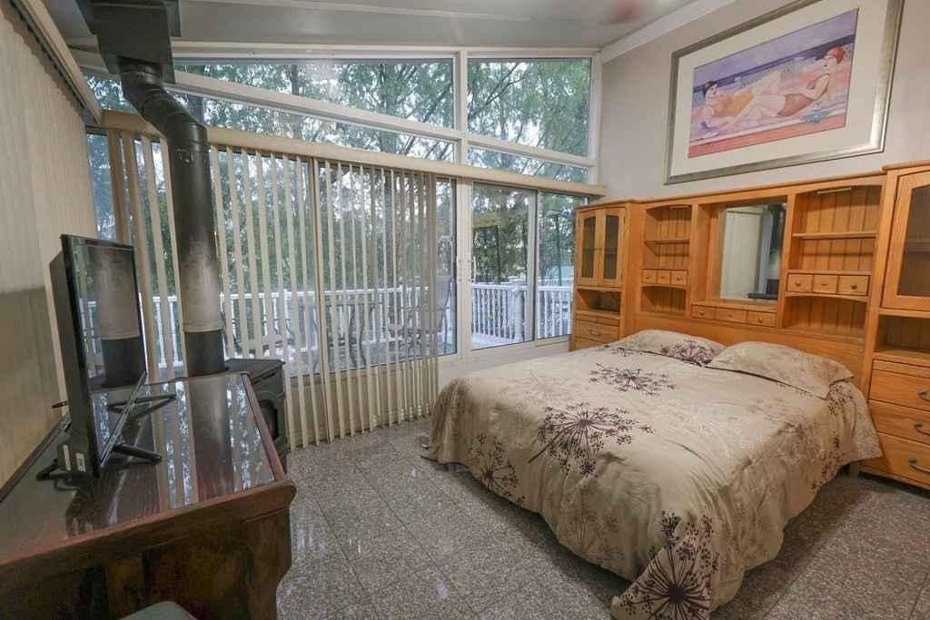 One-bedroom live-out apartment available! Perfect for a tenant who values peace and quiet. Reach out to Habugord@gmail.com.