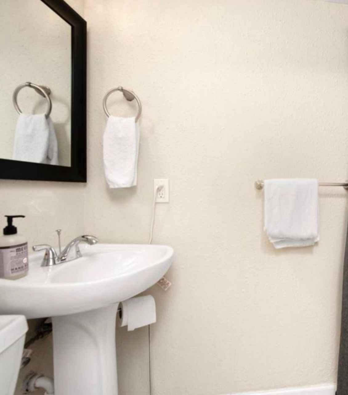 I have a private Studio, FULLY FURNISHED/ ALL UTILITIES PAID/NEWLY RENOVATED with private (back) entrance, and you'll easily make your way around the neighborhood on foot, bicycle, or using a car.
Furnished with everything in the picture, Negotiable if furniture is not needed, rent can be reduced instead. There are also plenty rideshare options to take advantage of. Flexible leasing options... month to month, 6 months, or year.
Fully stocked Kitchen (stove, refrigerator, microwave).
-Laundry room (Private)
-Comfortable accommodations including brand new memory foam Leesa mattress, west elm couch, 40'' TV (netflix, amazon and hulu)
-This is an apartment that is located on the backside of the house, it is attached. It's a separate space and with a separate yard. So you have nothing to share.
-Private driveway for your car.
-Large outdoor dining table, perfect for eating outside on a nice night or having your morning coffee beneath our pecan tree.
-Community driven neighborhood, safe and walkable.
-Washer/Dryer Included in unit.