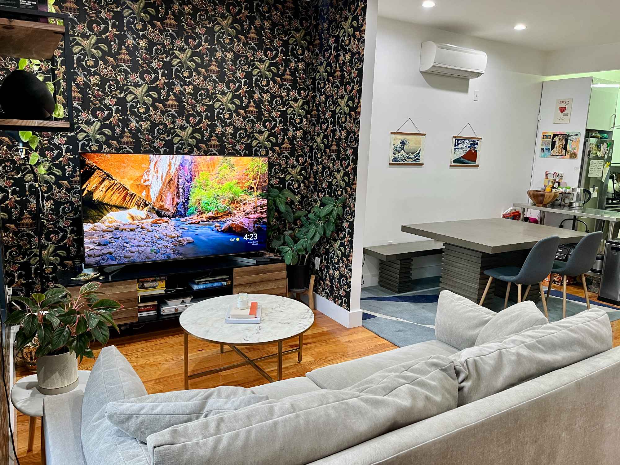 Offering 1 Bed/2 Bath apartment in Brooklyn for the winter!
📍 In Bushwick/East Williamsburg (5 min walk from Morgan L stop that will get you into Manhattan in 20-25 min, a few blocks from Maria Hernandez park, great options for grocery stores, cafes, restaurants, thrift stores, etc.)
🏠 modern design, fully stocked kitchen, w/d in unit, dishwasher, great natural light, WFH set up, and a small private patio. Fully furnished including queen sized bed, central heating/AC. Perfect for a couple or an individual who likes their space
📆 Available: December 16-Mid April (looking for stays of at least 1 full month at a time)
💰 Rate: $3,650/month with some flexibility for longer stays
Serious inquiries only. If interested, please DM me with your name, why you’re looking for a sublet, and your ideal dates. Thanks!