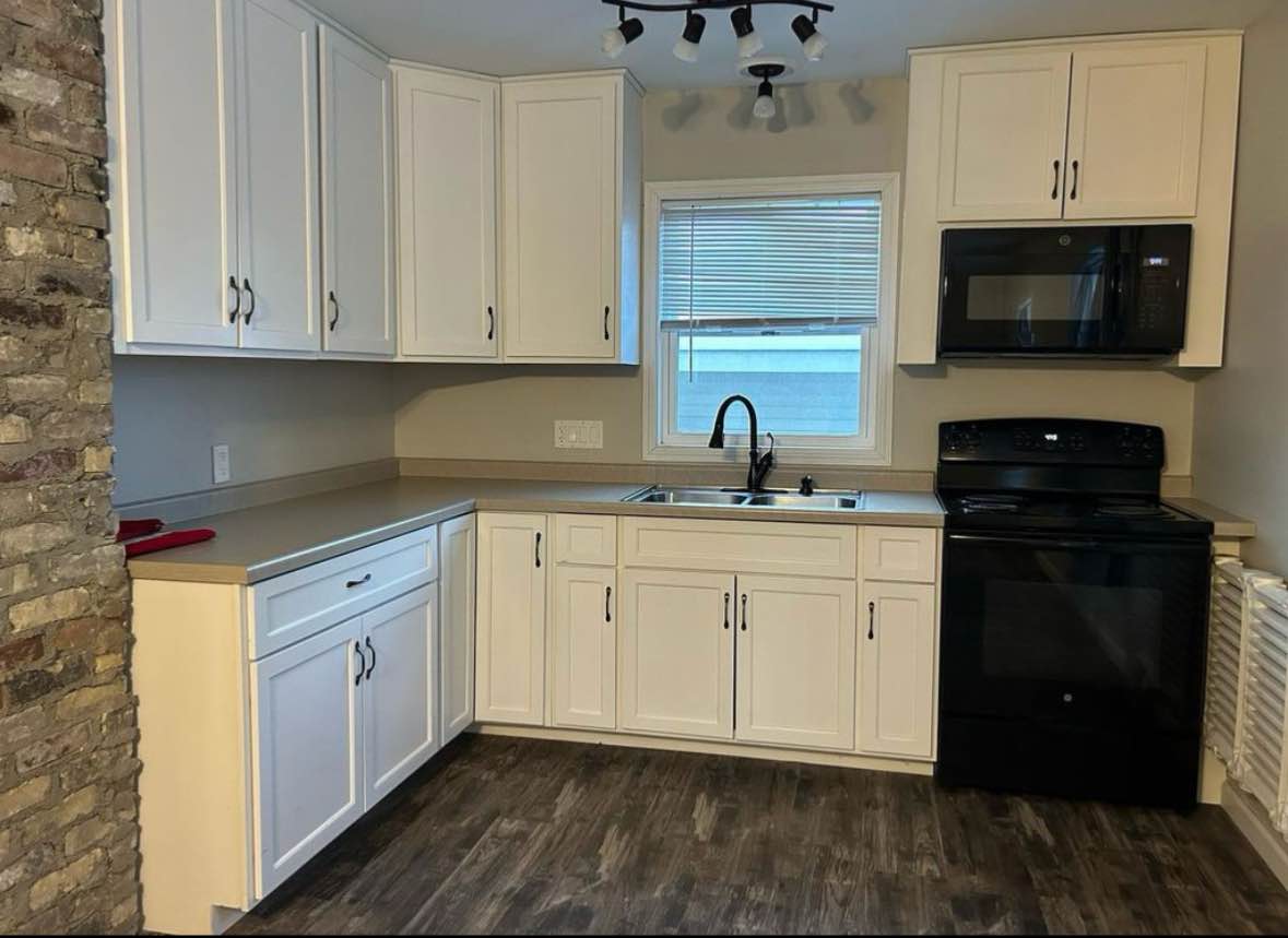 
Hello I’m a private landlord,I got different houses available for rent  with immediate move in,Utilities included inbox me directly via 1 (269) 340-9346 for more information about the  properties 