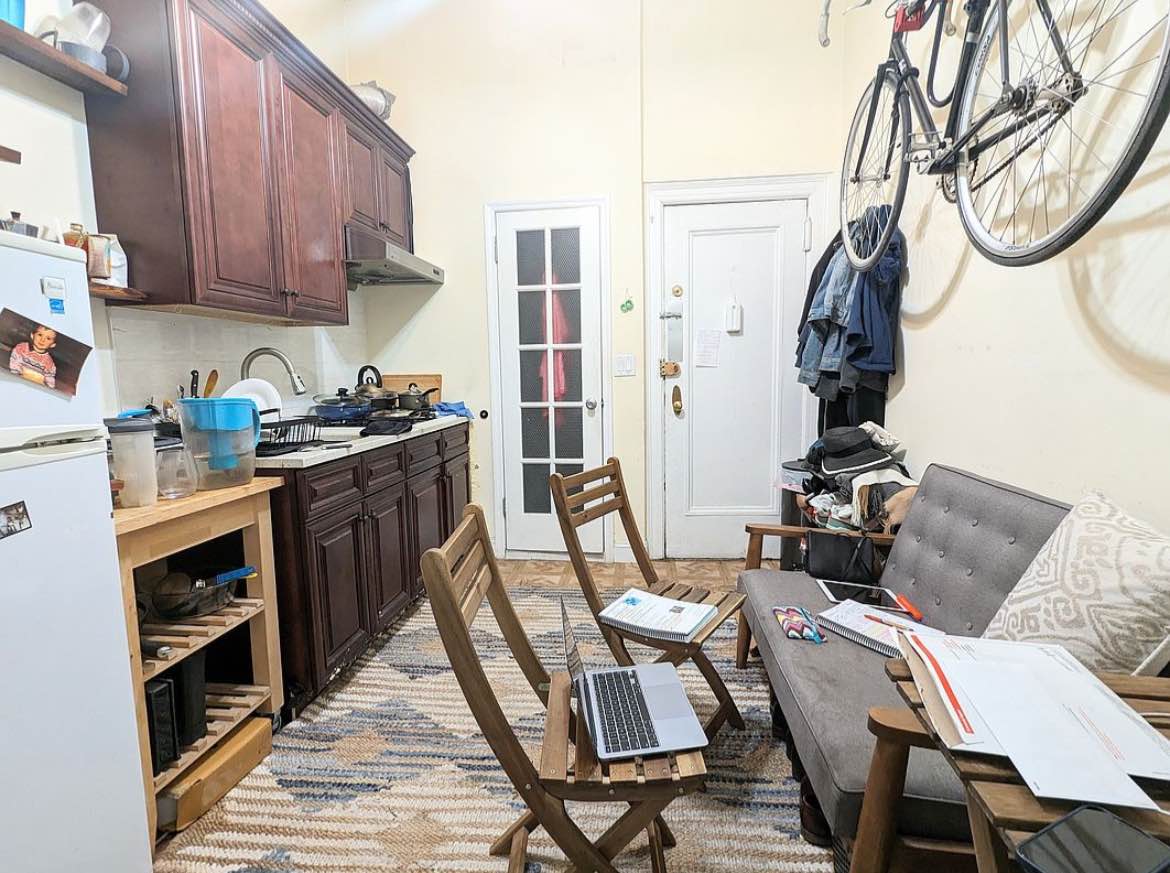 Room rental in 728 W 181st St apt 26, New York, NY 10033, USA - entire Room