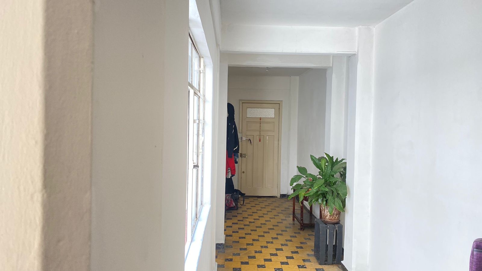 Holaaaaa !!!! 
Habitación en renta a partir del 01 de Marzo 
Roma norte sobre Álvaro Obregón 
Cama matrimonial 
$7000 servicios incluidos, limpieza una ves a la semana ( no mascotas ) ya tenemos dos 🐶 
Solo mujeres ya que mi perrhijo no la lleva bien con los hombres