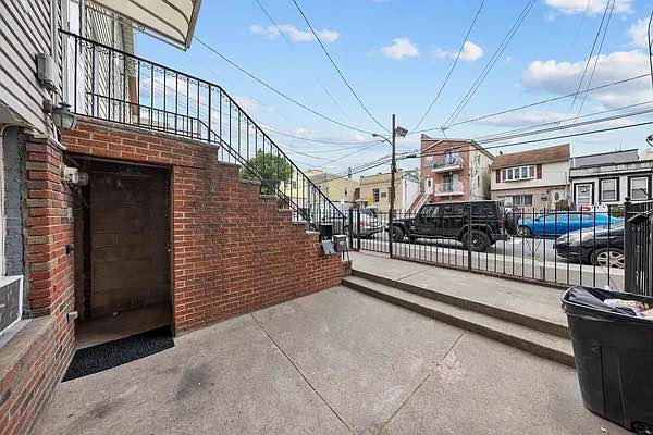 Mynumber is +16788567375 ‪          Or +18632685759

This well-maintained 1-bedroom apartment offers comfort, privacy, and everything you need. Featuring a spacious living area, a bright bedroom with closet space, a fully equipped kitchen, and a clean bathroom. Perfect for singles or couples.
Private bedroom
	Full bathroom
	Kitchen with appliances
	Cozy living space
	Air conditioning/heating
	Safe and quiet neighborhood
Close to public transport, shops & restaurants

Ideal for long-term tenants looking for a peaceful and tidy space. Ready to move in!