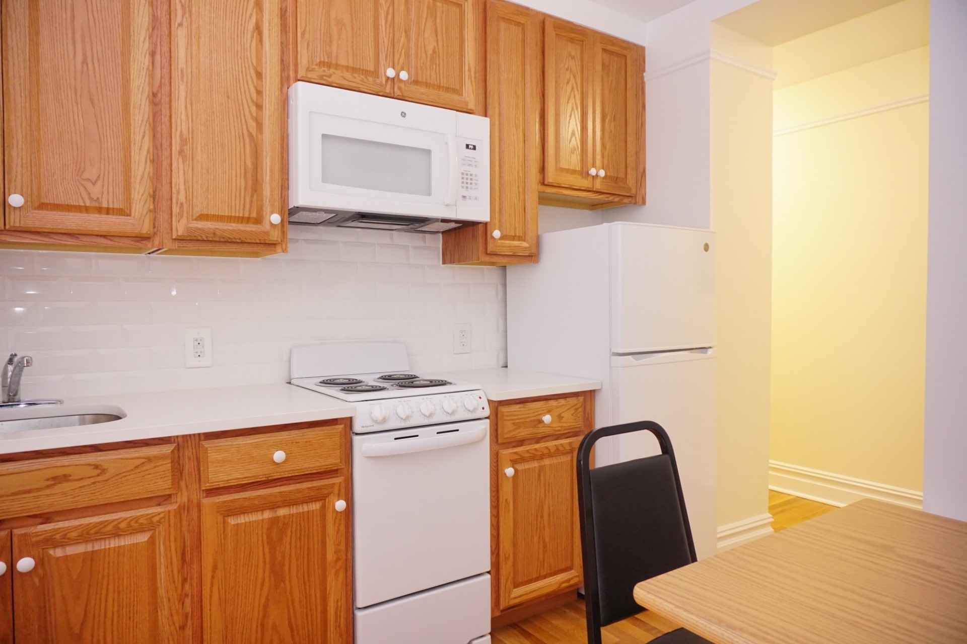 Fully furnished apartment located near Morningside Park. Utilities included