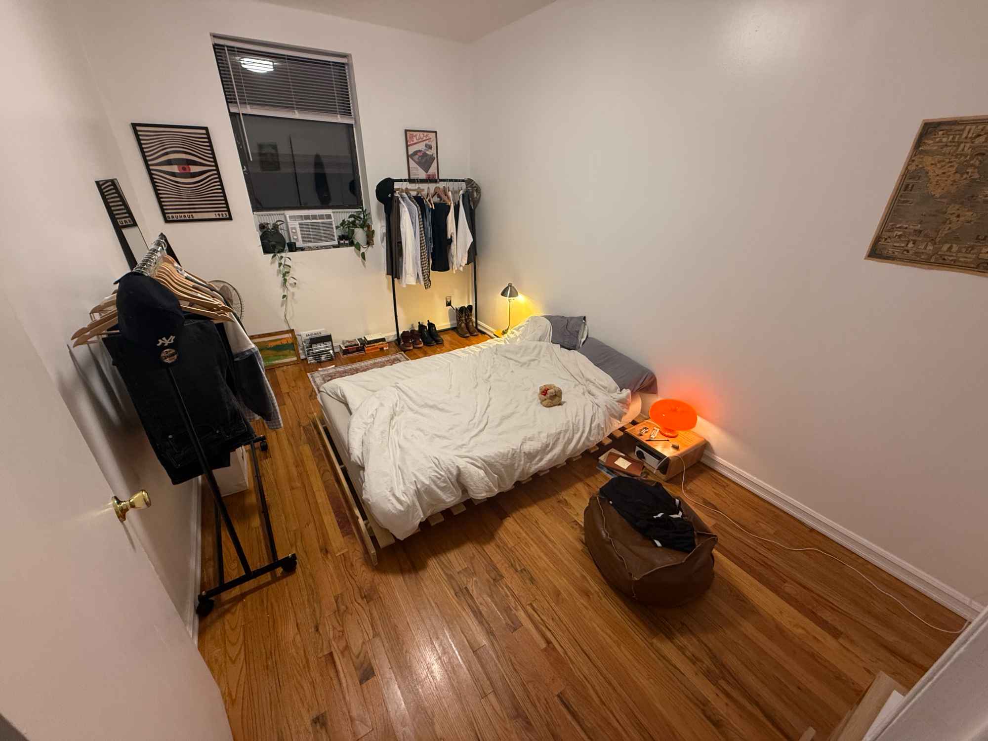 Hey! One room will be available in my 2 bed, 2 bath apartment starting December 1, 2025. My current roommate is moving out of the country, so I’m looking for a professional to take over his room. You’ll have your own bedroom and private bathroom — we’d just be sharing the living room and kitchen. The apartment also has an in-unit washer and dryer. The apartment has a huge living room that gets an insane amount of sunlight.

It's on the second floor of a three-unit building (the landlord lives downstairs). The neighbourhood is quiet and peaceful. We're about a 15-minute walk from the yellow line, there’s a bus nearby that connects to the F line, and the NYC ferry dock is just 8 minutes away.

A little about me: I work in the legal field and have a hybrid schedule — 3 days in the office, 2 from home. I’m quiet, clean, and pretty low-key. I’m looking for someone who has a stable job and is respectful of shared spaces. That means cleaning up after yourself, keeping the kitchen tidy (no dishes left in the sink), taking out the trash when it’s full, and helping keep the living room neat.

If this sounds like a good fit, shoot me a message with a bit about yourself. We can set up a quick FaceTime or meet in person, and if we click, I’ll be happy to show you the room!