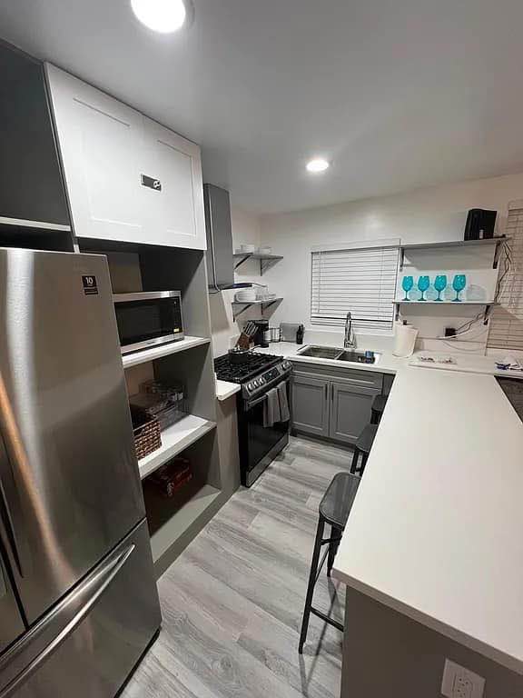 Cozy 1-bedroom apartment available for rent! Contact ilovegodriggt@gmail.com for more information.