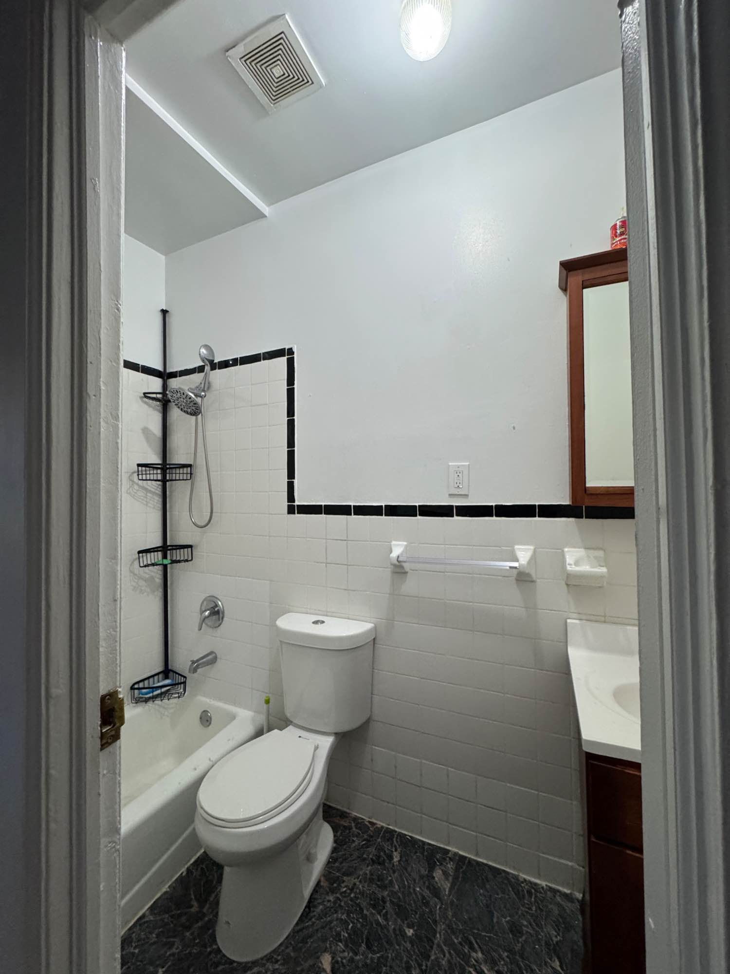 My family owns a brownstone in prime Bedstuy/Bushwick. 

You’d live in our newly renovated 3rd floor walk up 2 bedroom apartment. It gets great natural lighting and the rooms are spacious. You even have an additional room that can be converted into office space or another bedroom for a child. Your choice! 

The neighbors are friendly and the neighborhood is full of great parks, shops, and attractions. 

Pets are welcome! We love animals here. 

Schedule a viewing to experience it yourself!