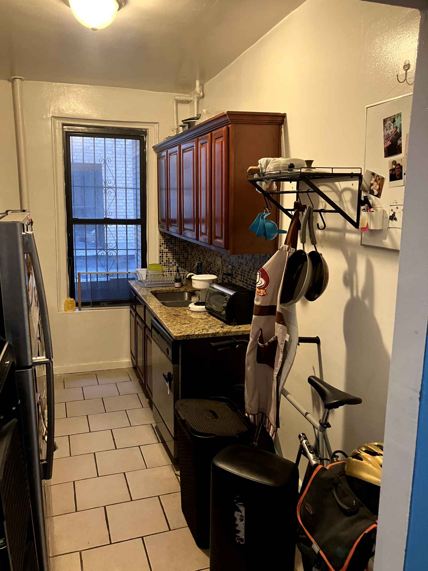 I am looking for a roommate to join me on the lease for one year starting Sept 1. I moved in here back in 2021 with my partner at the time; the relationship ended last year, but I love the apartment and would love to continue living here, sharing the space with someone who will also appreciate it. It's a well-sized (by Manhattan standards, at least) 2-bedroom place.
This might be a good fit for someone moving to the city or someone with not too much furniture; the room is furnished with a full bed, a dresser, and a mini-desk table thing. You could use all of these if you wanted. I'm hoping to find someone who wants to use at least the bed and the dresser so I don't have to move them out, but if you're bringing your own, I'm open to finding a new home for the old stuff.
It's a good apartment; I like it a lot. Lots of sunlight. Pretty spacious by Manhattan standards. Laundry in the basement. Good, responsive super. And the building is well-located -- it is near the intersection of 181st and Bennett Ave, between the A train and the 1 train. Also very close to several bus lines that run between Manhattan and the Bronx, as well as GWB bus terminal if you want to get out to NJ. Beautiful, hilly area. Bennett Park, Fort Tryon Park, Columbia Hospital are all notable landmarks nearby.
Please reach out if interested!
Thanks,
Mike