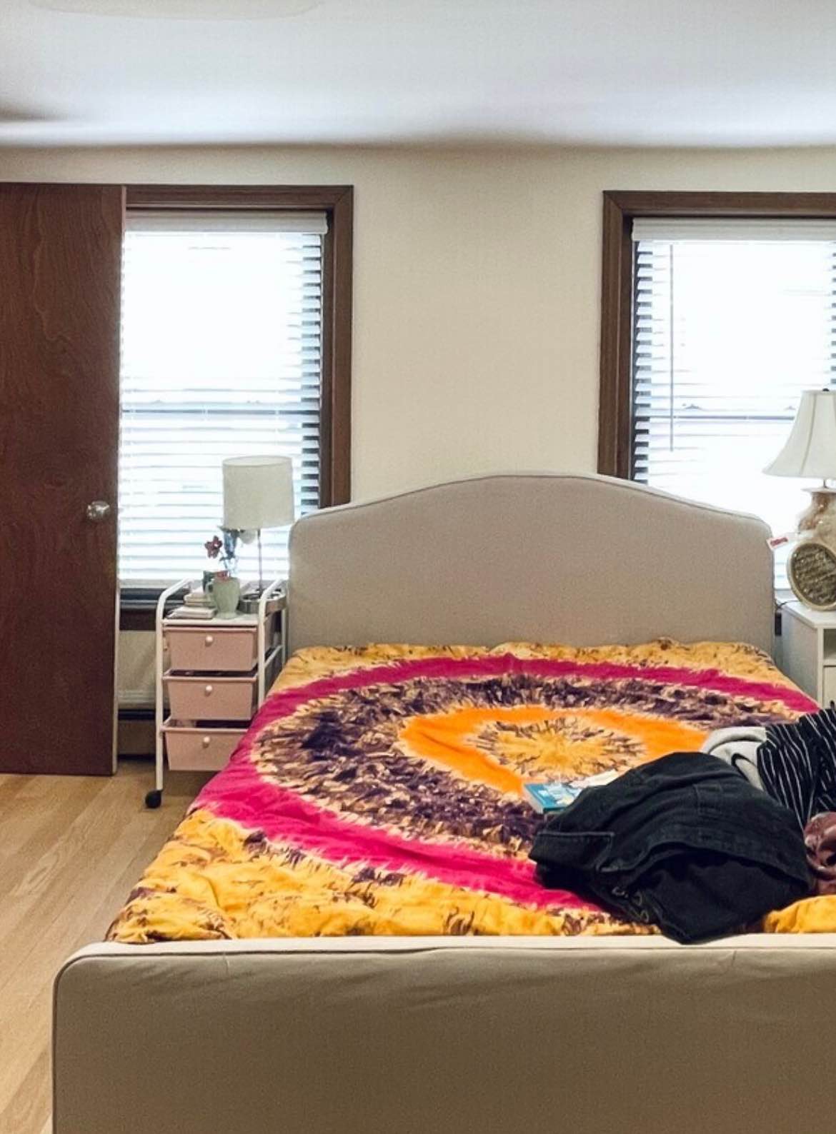 Welcomee to your new home! This cozy one-bedroom apartment is now available. It has been lovingly cared for and is ready for you to move in. Perfect for a single person or a couple starting their journey together. Reach out to Jeryraf@gmail.com to see it today!