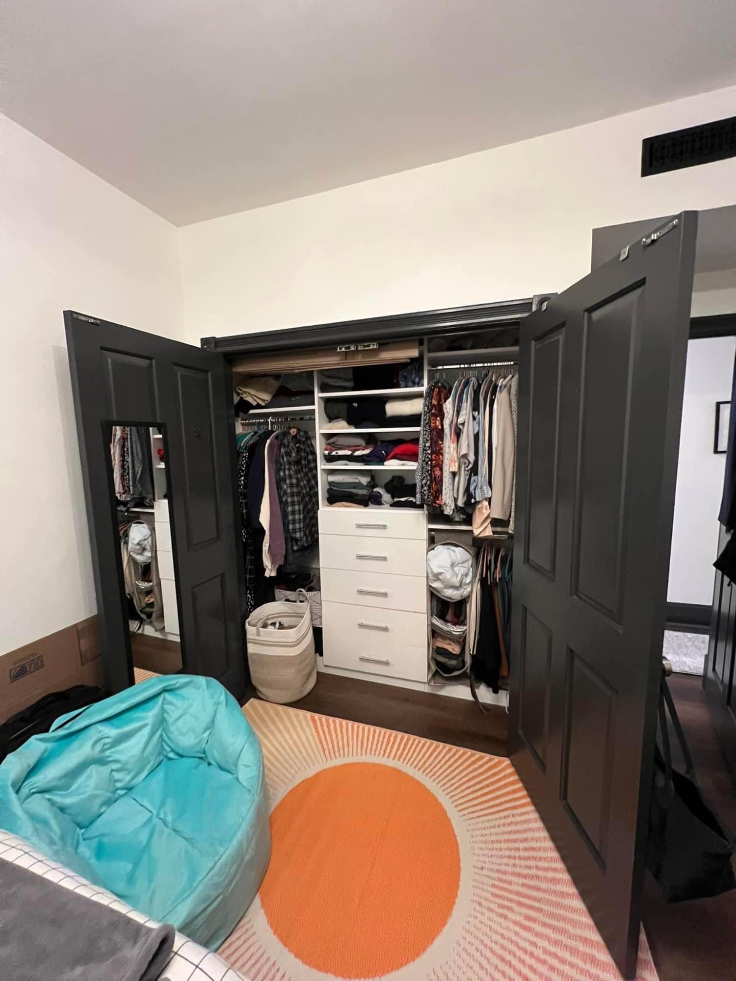 From the tree-lined streets to the breathtaking downtown skyline views of Dallas, Texas, Grand Estates at Kessler Park apartments is your chance to enjoy urban life with neighborhood comforts. Our 1-bedroom apartments offer full-sized washer and dryer connections, attached garages, island kitchens, built in desks, side-by-side refrigerators, wood-flooring, and large oval soaking tubs! Additionally, our pet-friendly community features a fully equipped fitness center, resort-style pool, business center with high-speed internet access, movie theatre, and resident community room with billiard table. Kindly reach out to me directly if you are interested at josephhazelbaker1 at gee maale for more Details and any questions about the place..